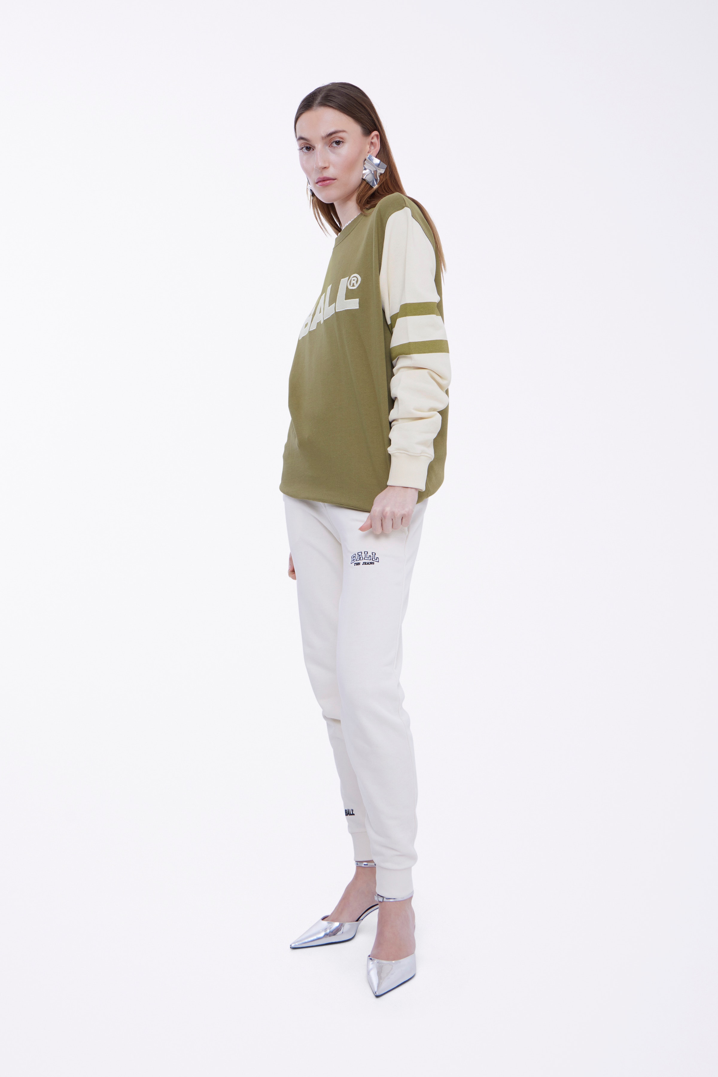 MBROWN SWEATSHIRT LOOKBOOK FRONT 50400097-170535