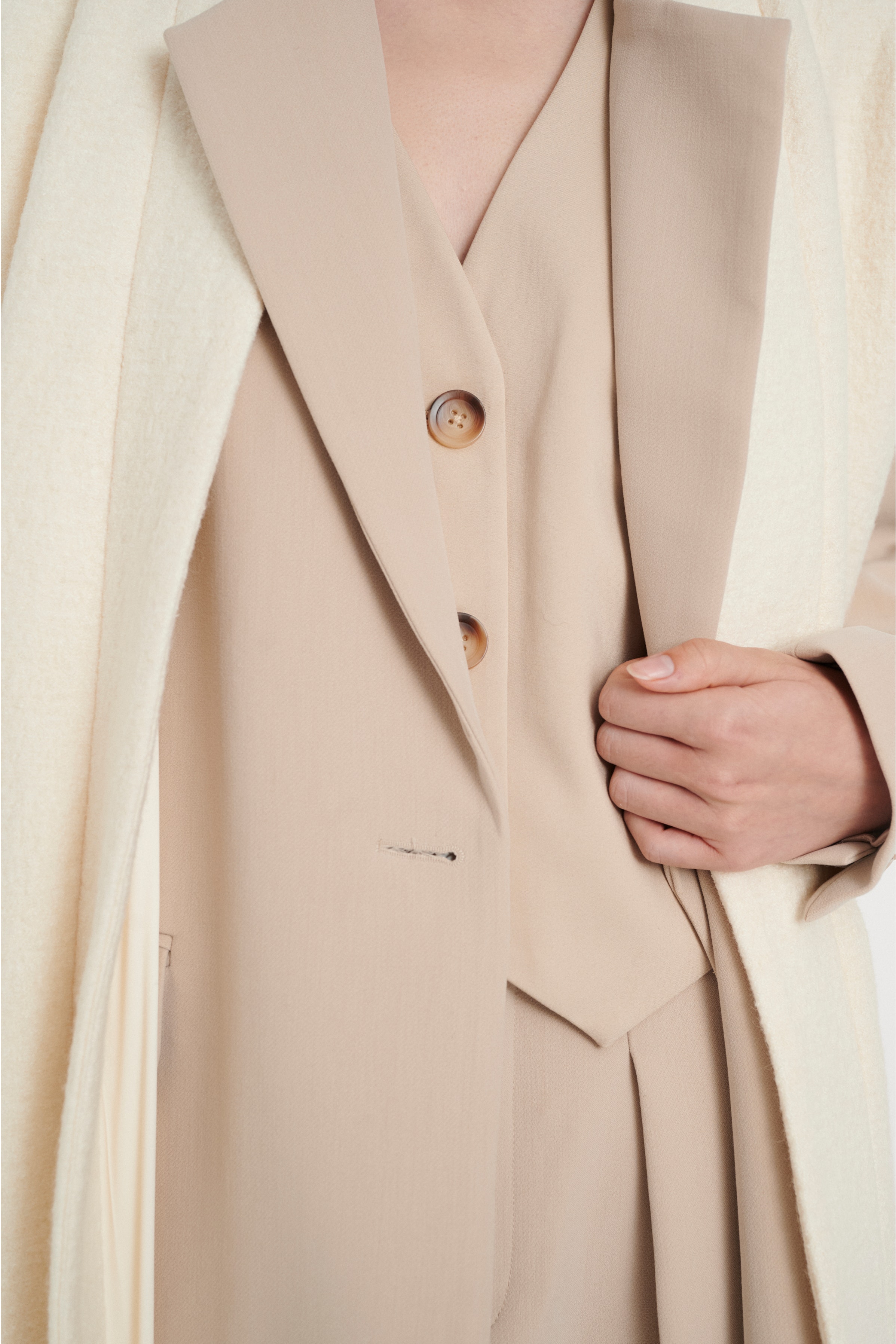 HannieIW Waistcoat

 LOOKBOOK DETAIL 30106965-110701