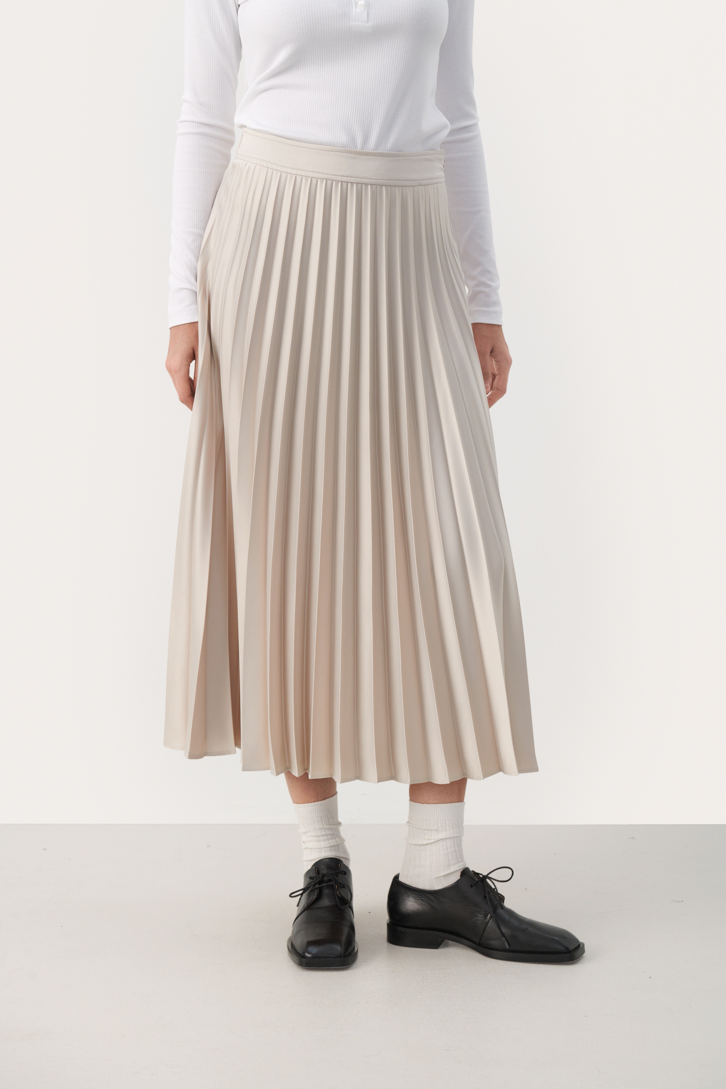 VenedaPW Long pleated skirt LOOKBOOK FRONT 30309138-130401