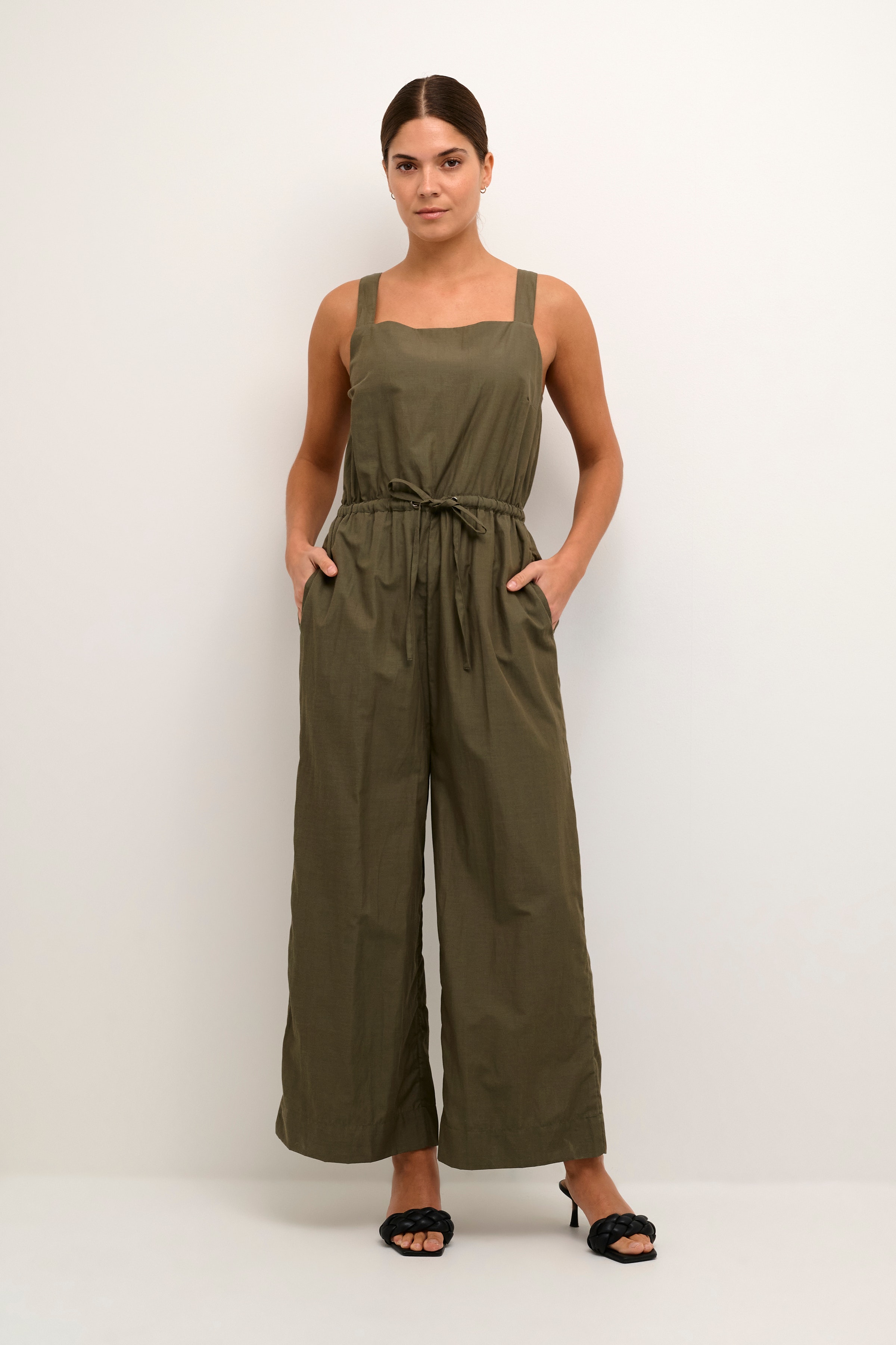 KAjeanet Jumpsuit LOOKBOOK FRONT 10507465-190511