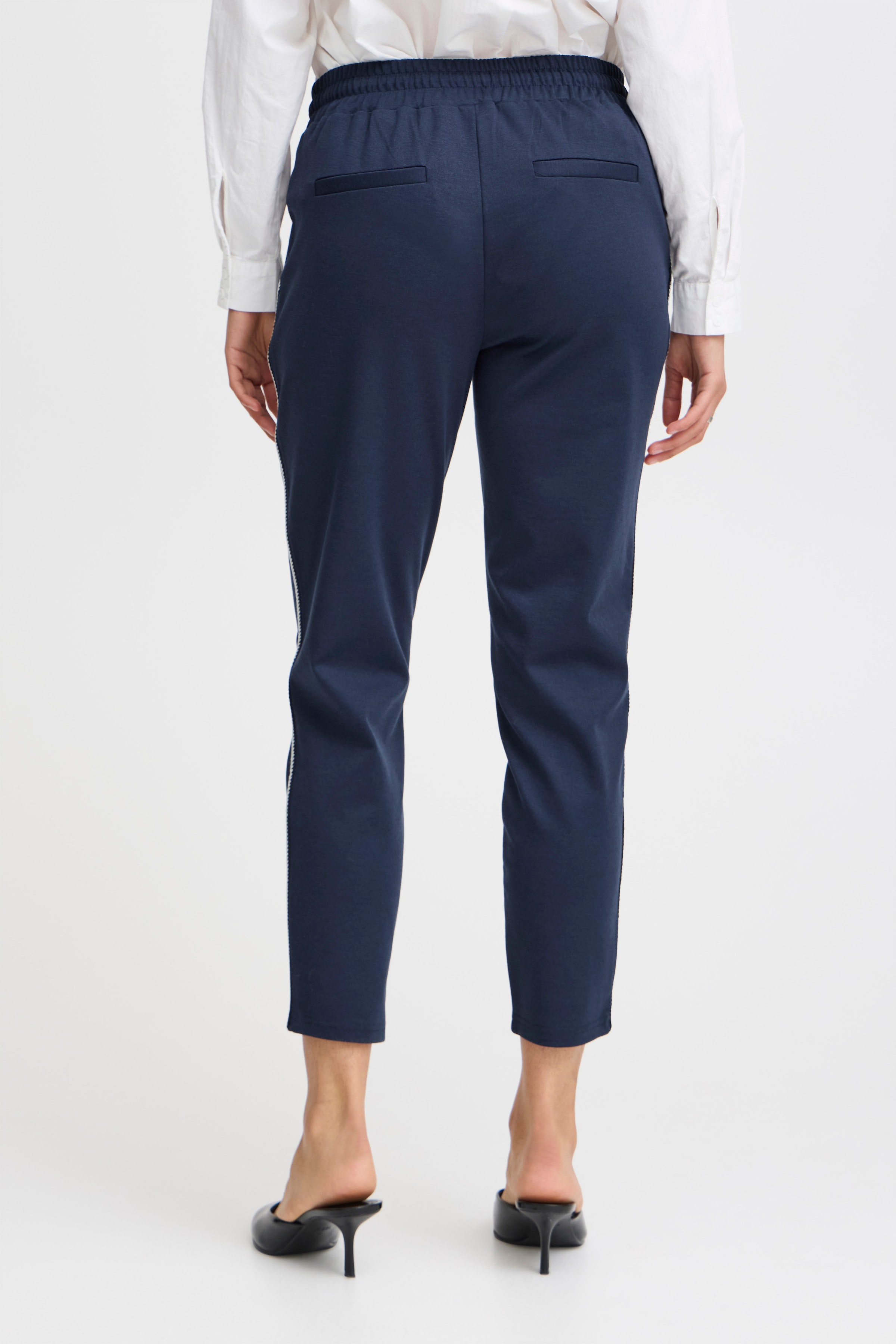 BYRIZETTA Hose LOOKBOOK BACK 20815993-193923