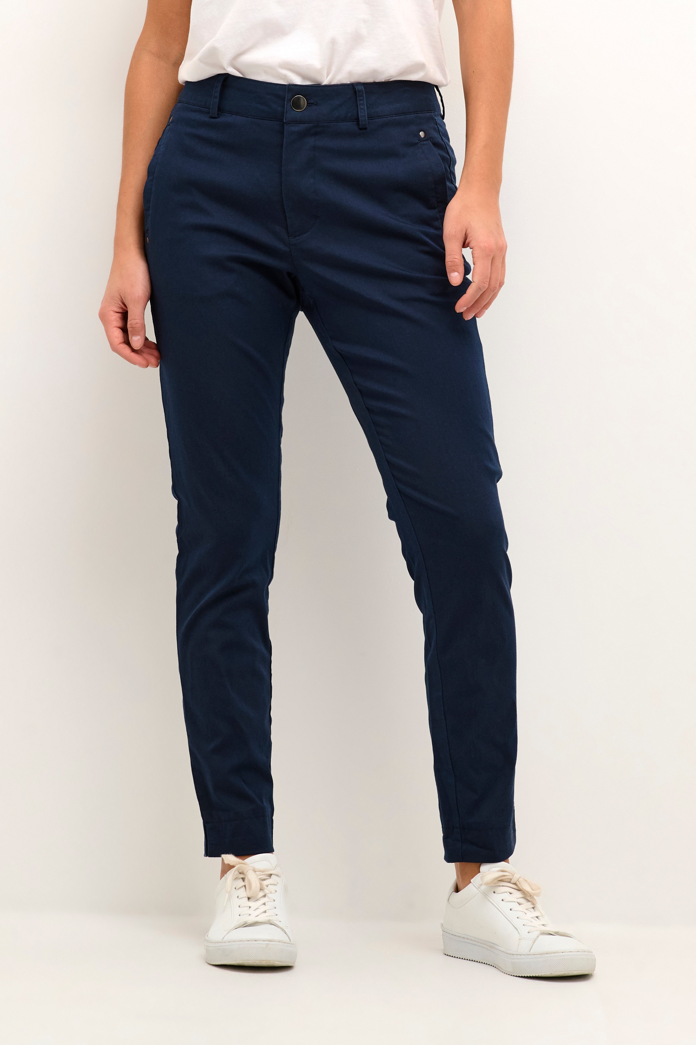 KAlea Bukser LOOKBOOK FRONT 10506839-194020