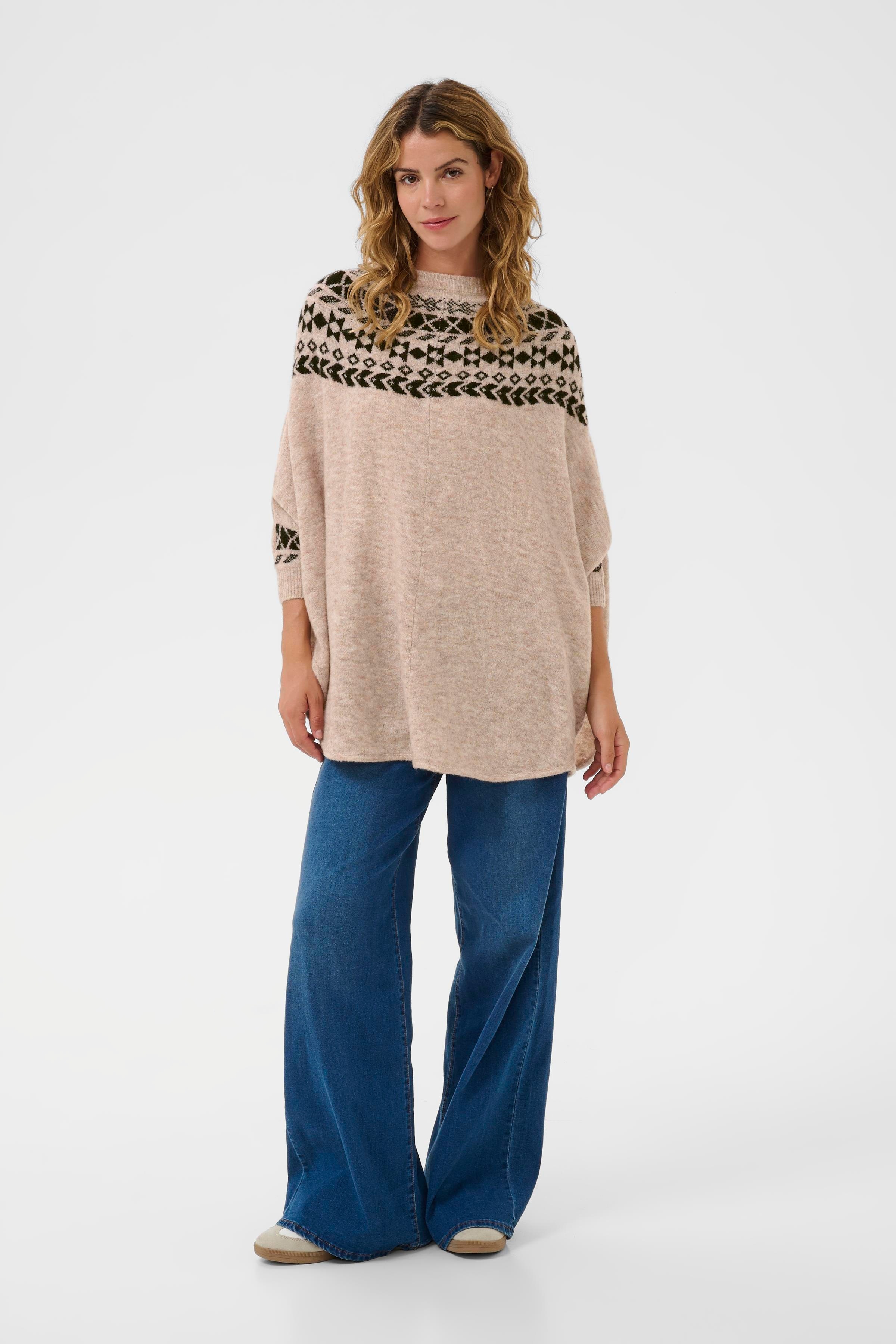 CRCherrie Poncho LOOKBOOK FRONT 10615072-106445
