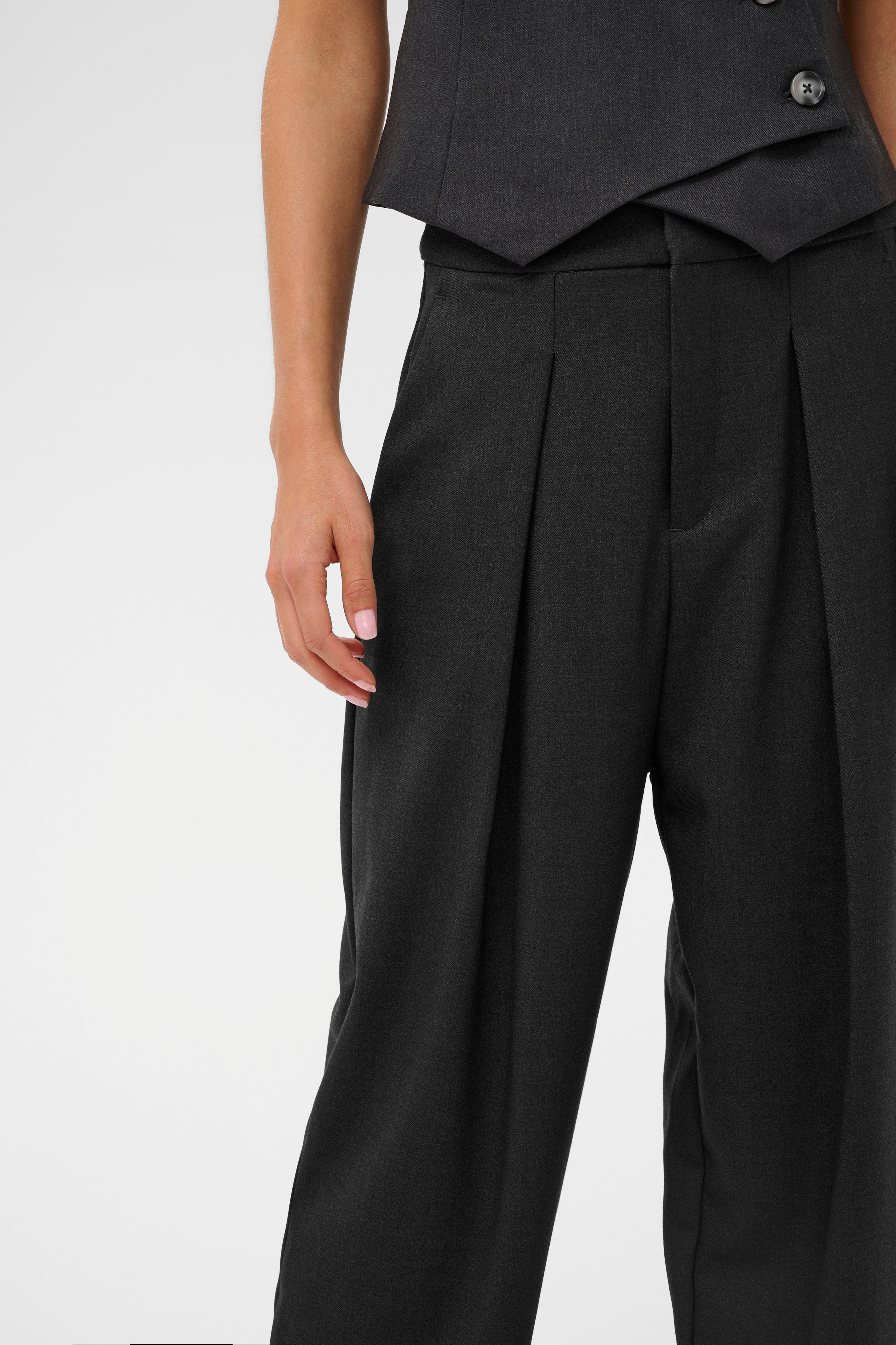 YuktaIW Bukser LOOKBOOK DETAIL 30111165-301744