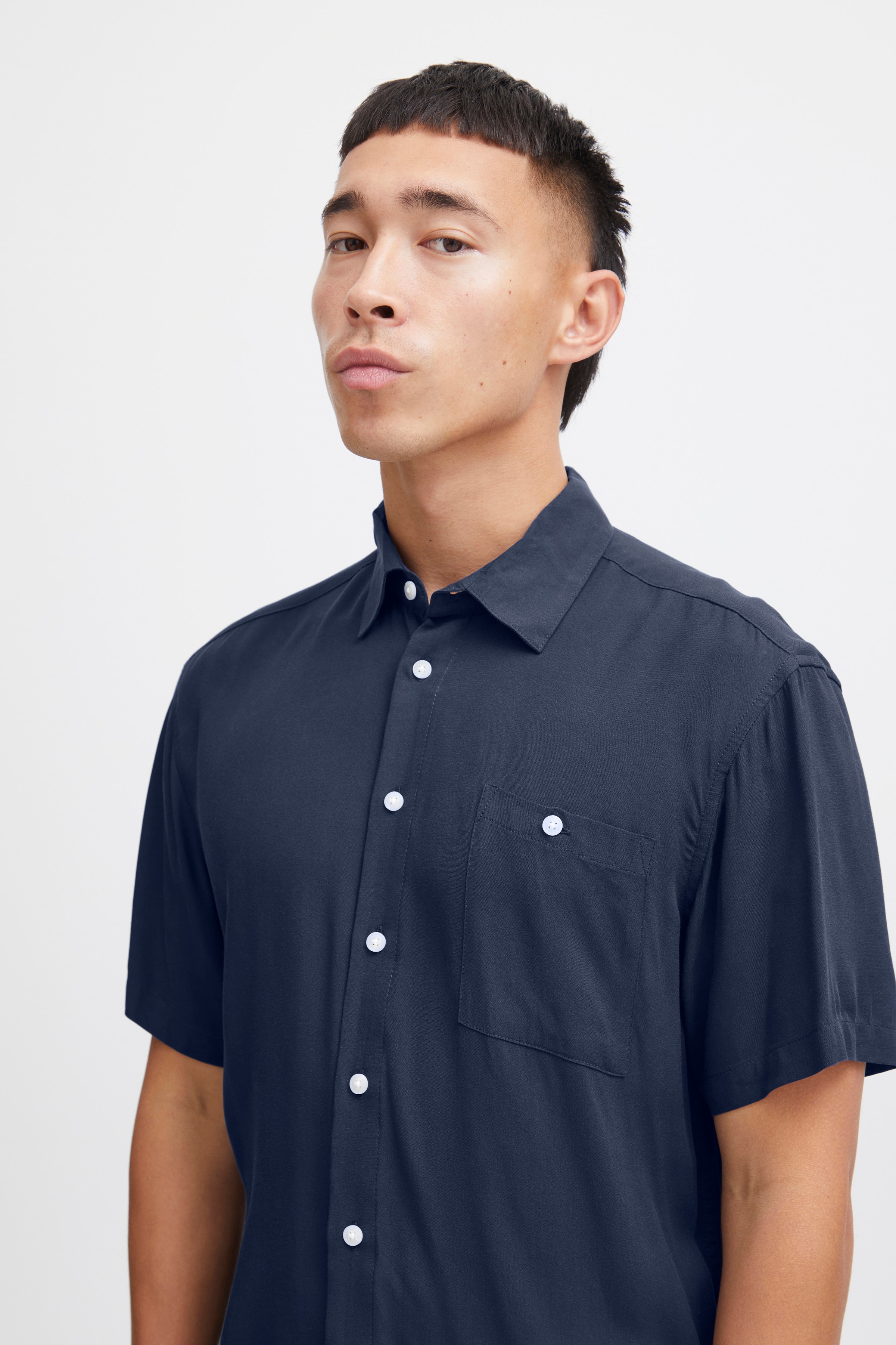 Short sleeved shirt LOOKBOOK DETAIL 20716363-194024