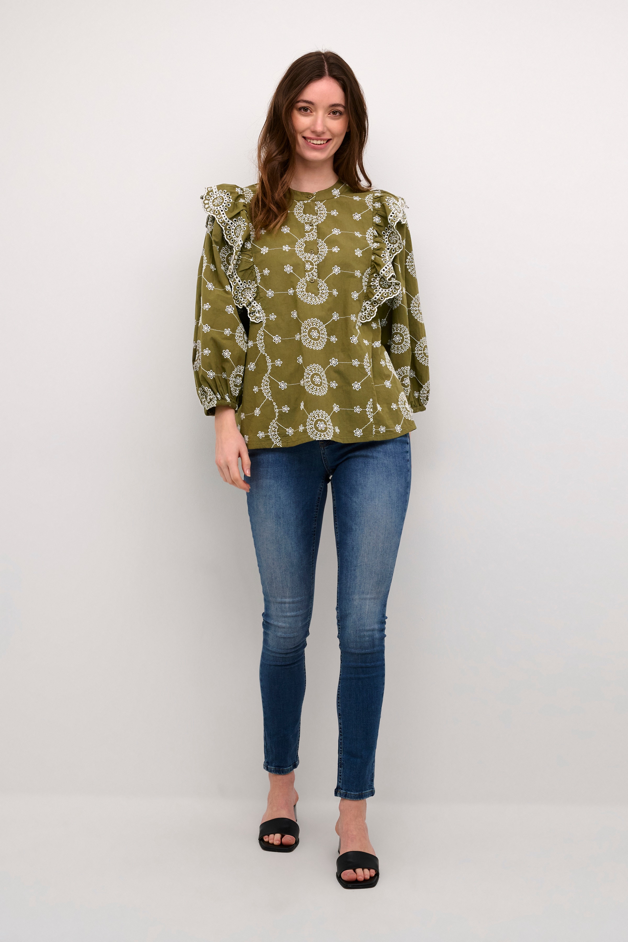 CUisa Blouse LOOKBOOK FRONT 50110777-180521