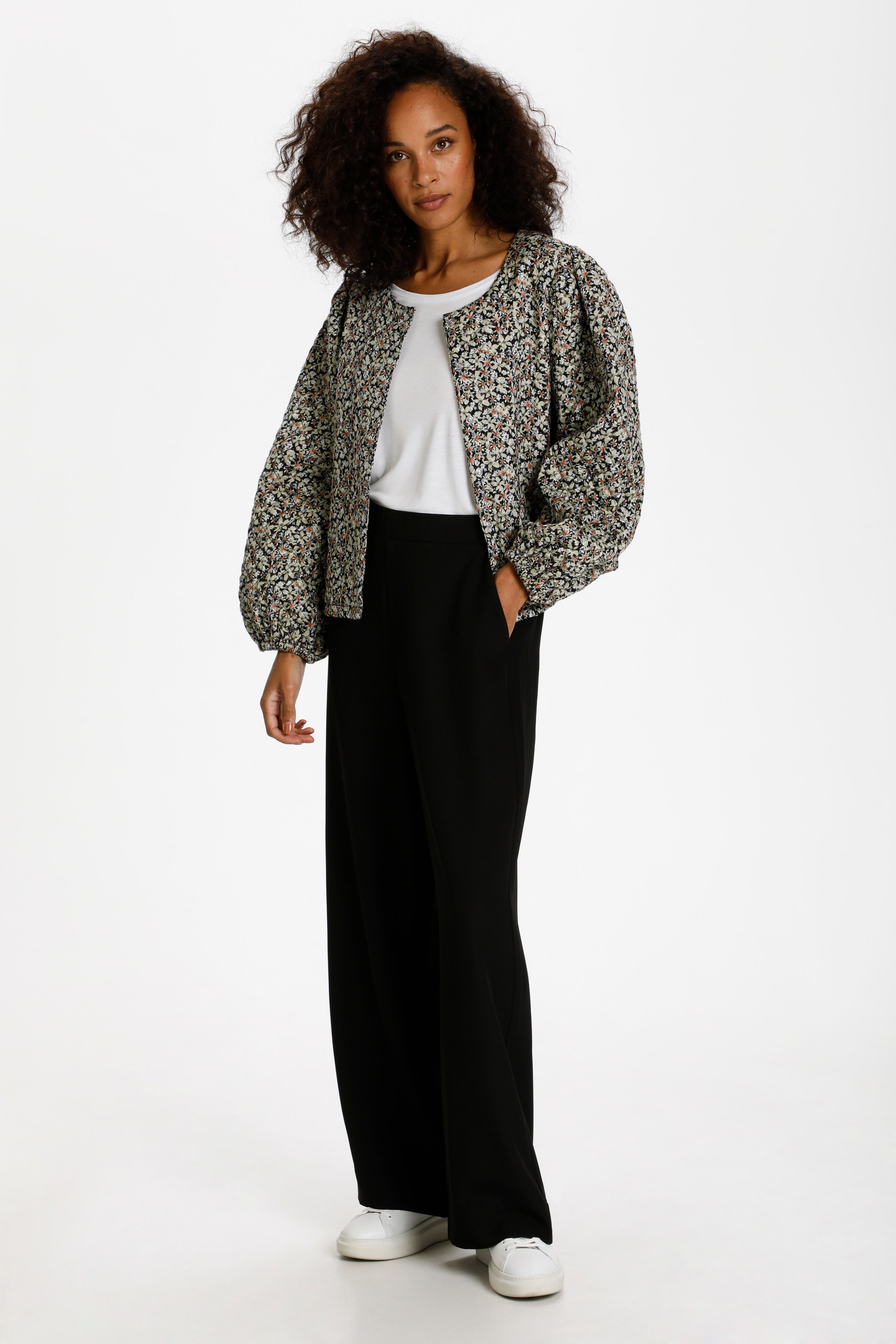 KAeita Jakke LOOKBOOK FRONT 10505824-101425