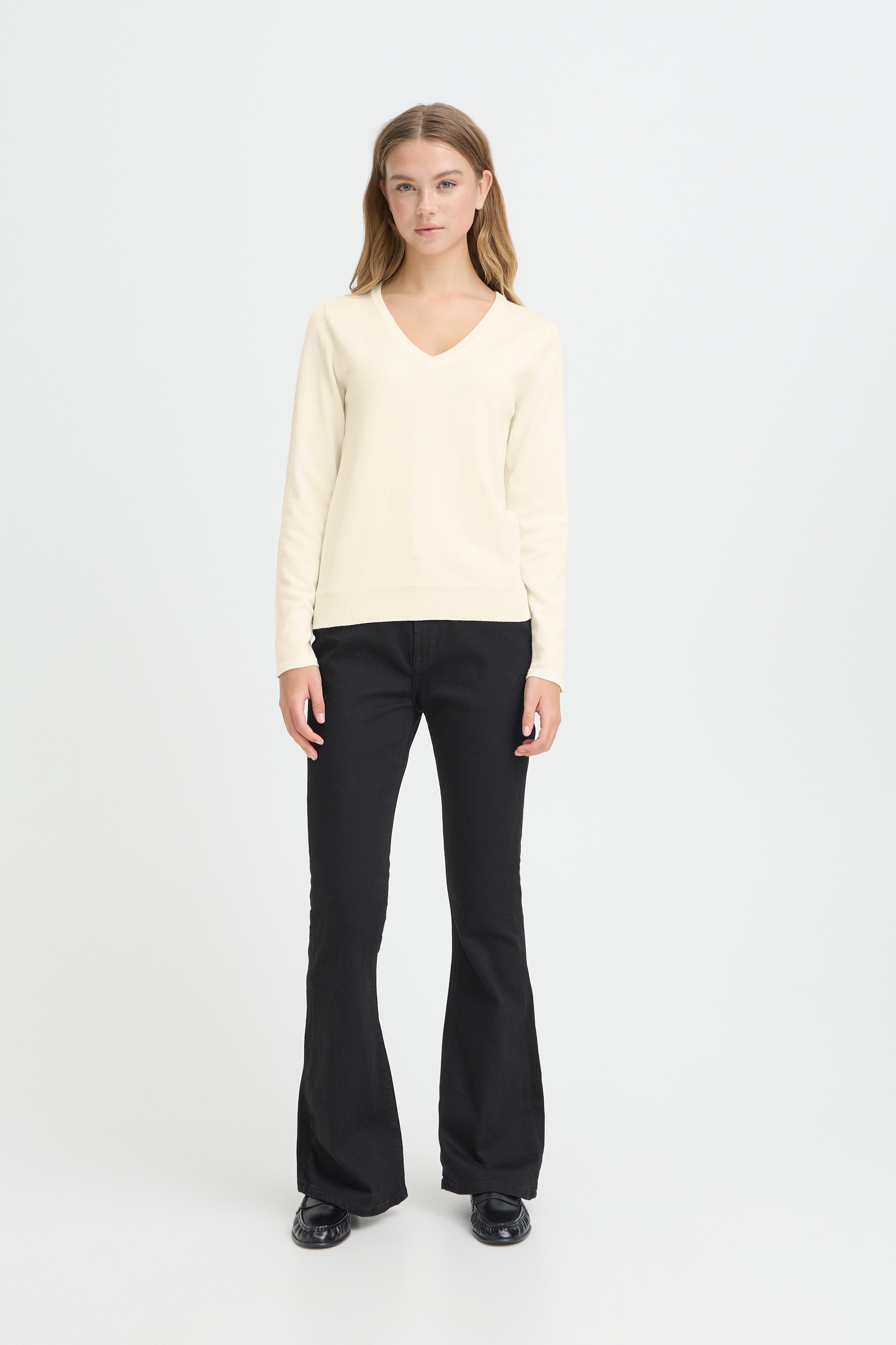 IHLULS V-Neck Pullover LOOKBOOK FRONT 20125815-130905