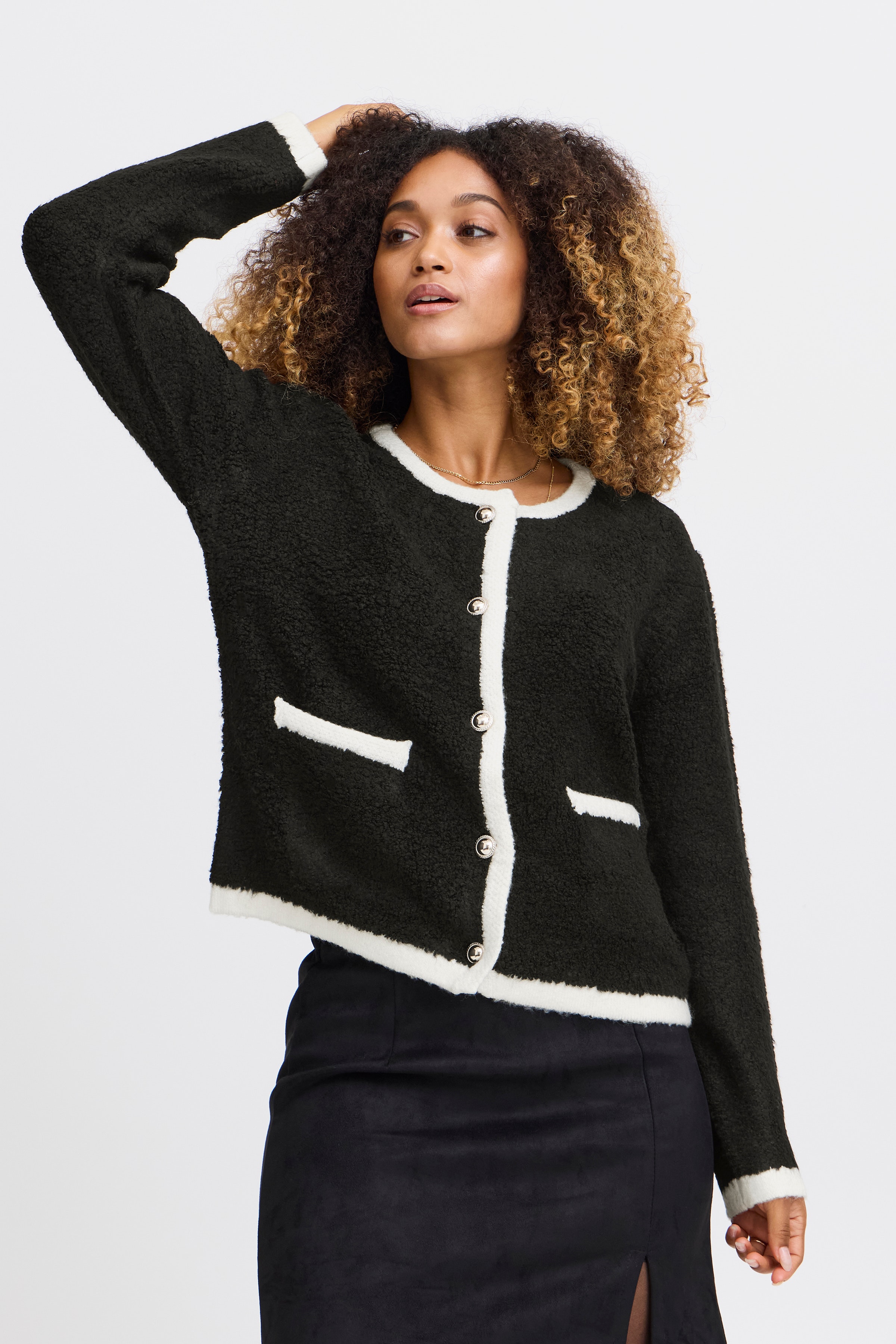SBCIAO Cardigan LOOKBOOK FRONT 22100835-190303