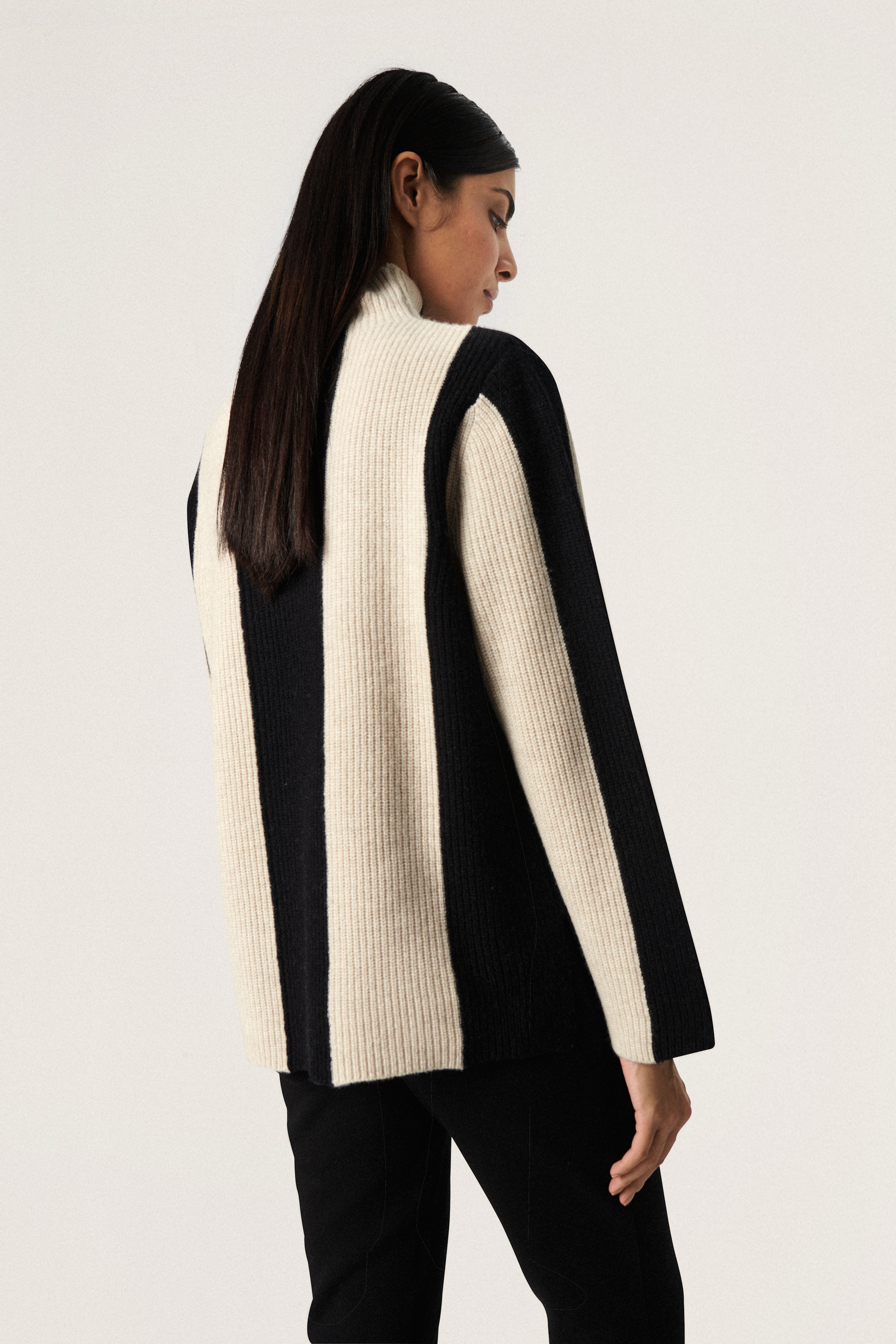 SLMolina Pullover LOOKBOOK BACK 30406545-301824