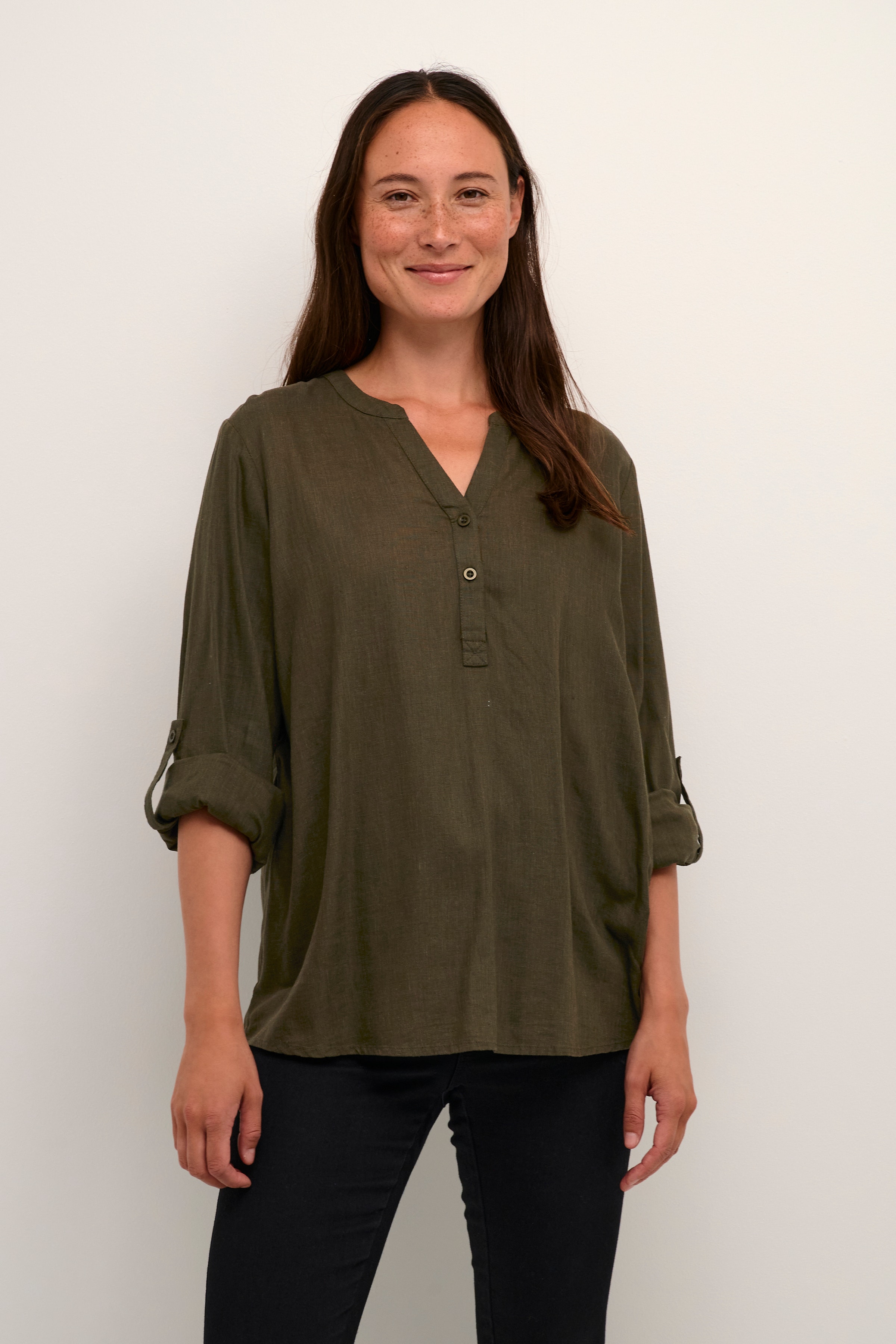 KAmilia Linen blouse LOOKBOOK FRONT 10508313-190414