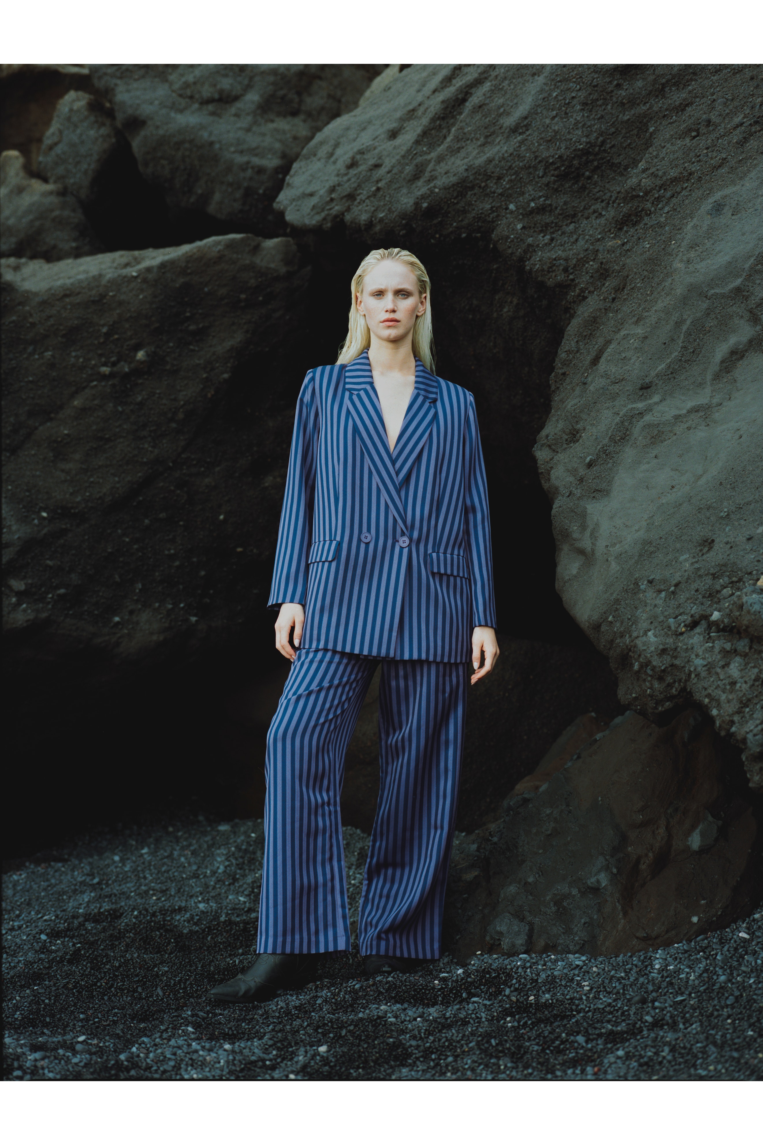 IXMISSY Blazer LOCATION NONE 20119119-202125