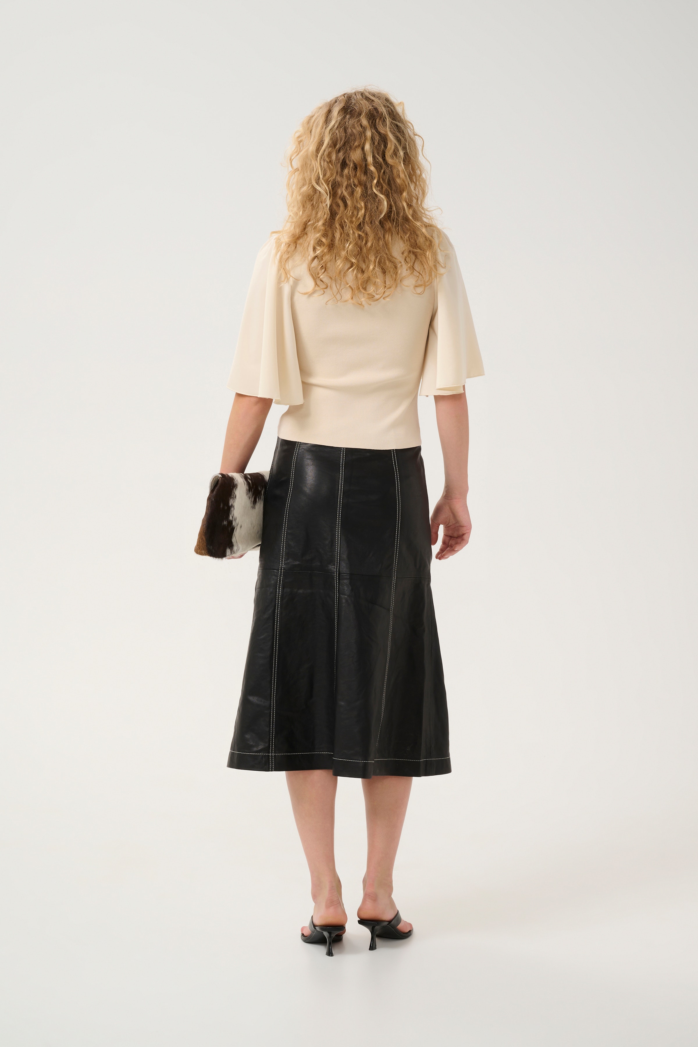 GZbirka Skirt LOOKBOOK BACK 10909931-100017