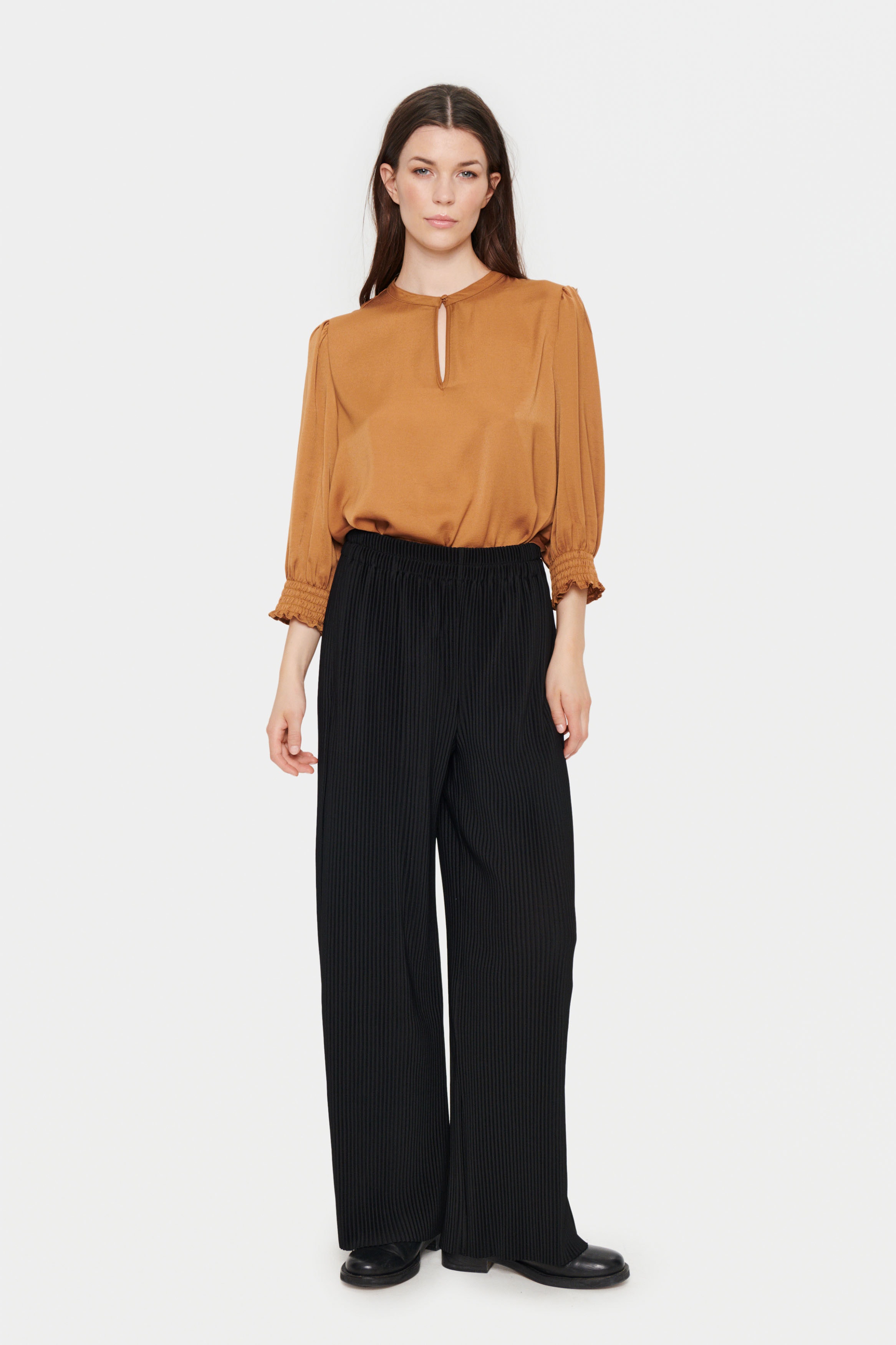 NunniSZ Blouse LOOKBOOK FRONT 30512966-180933