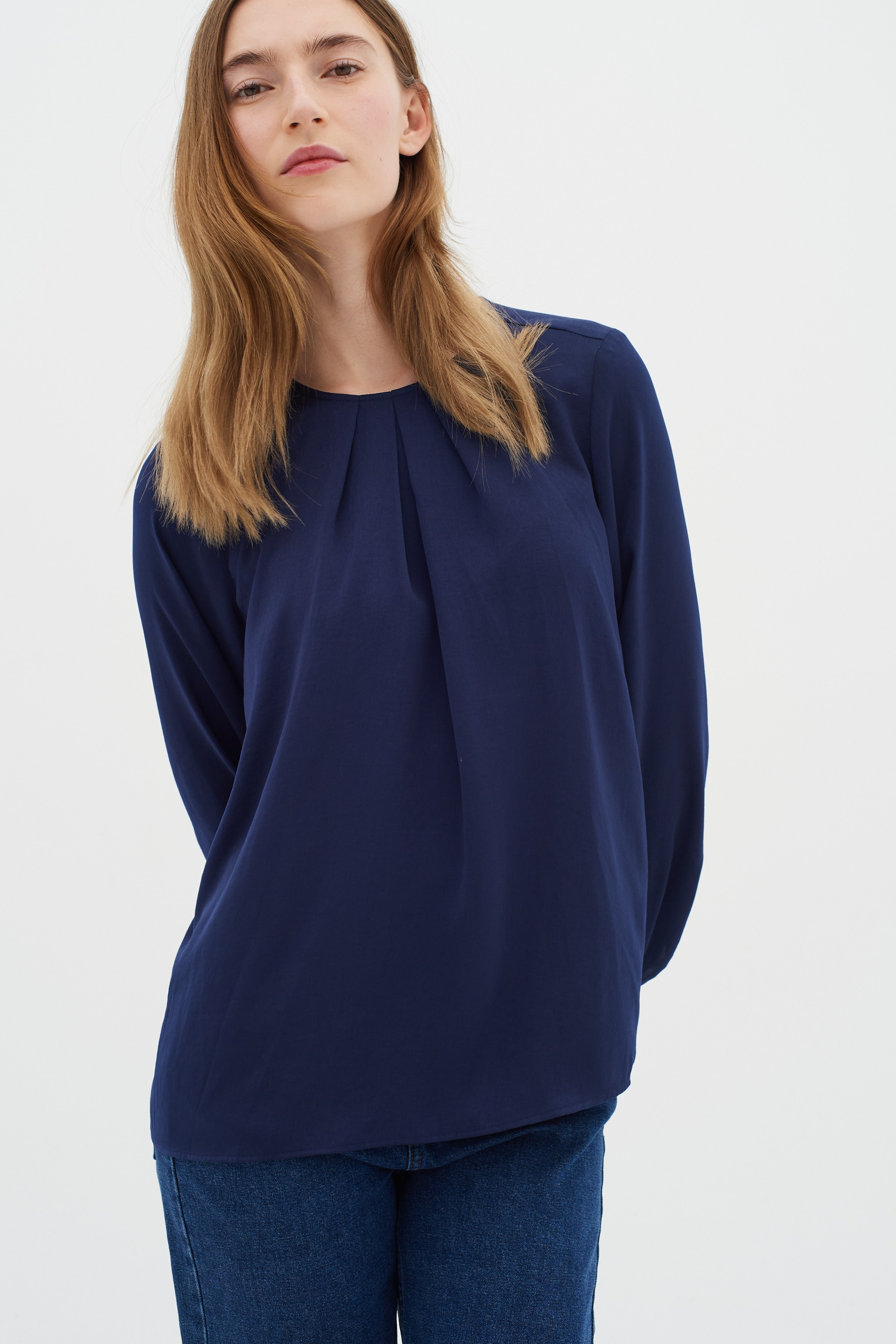 DotaIW Blus LOOKBOOK FRONT 30109579-193831