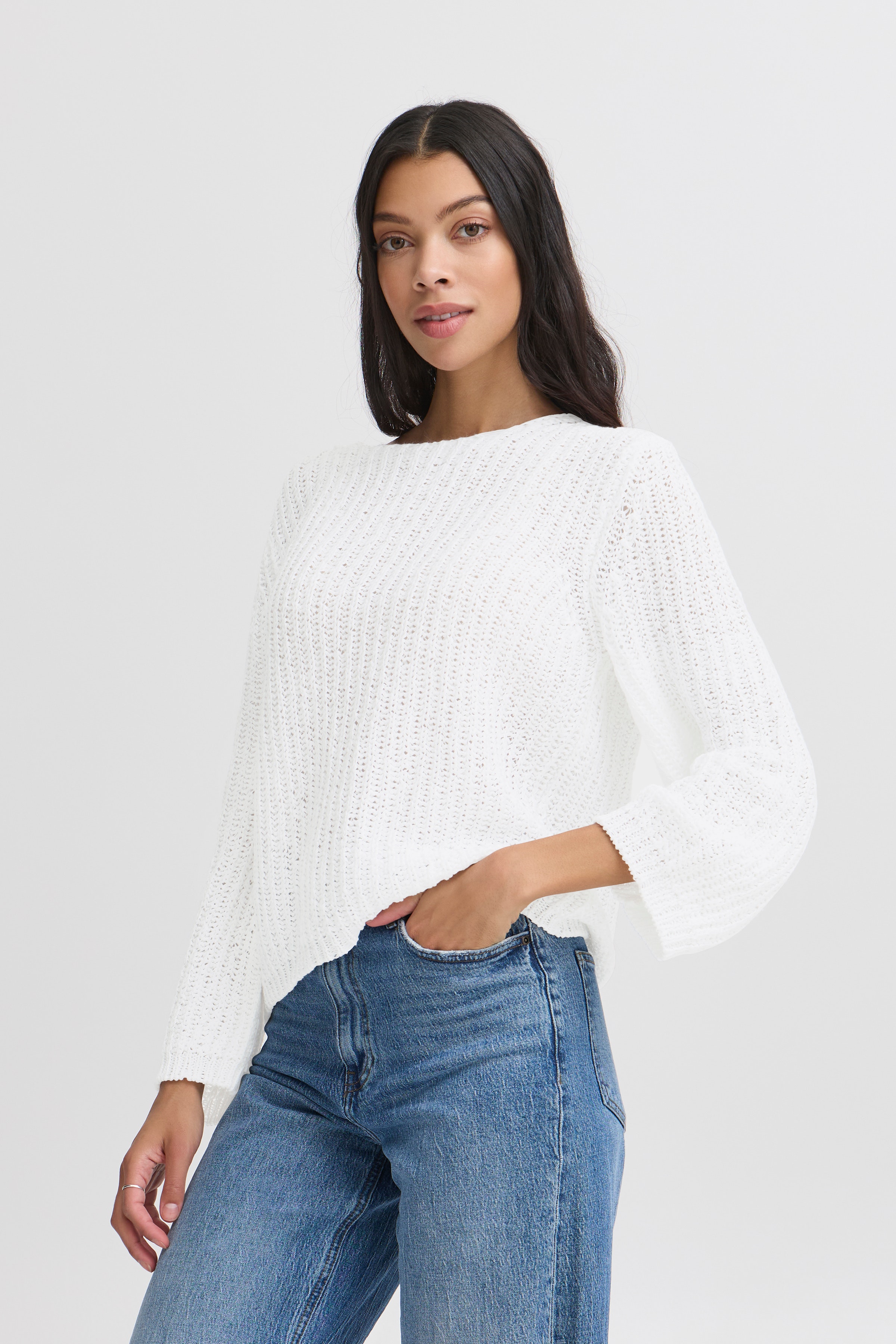 BYMARA Pullover LOOKBOOK FRONT 20814946-110601