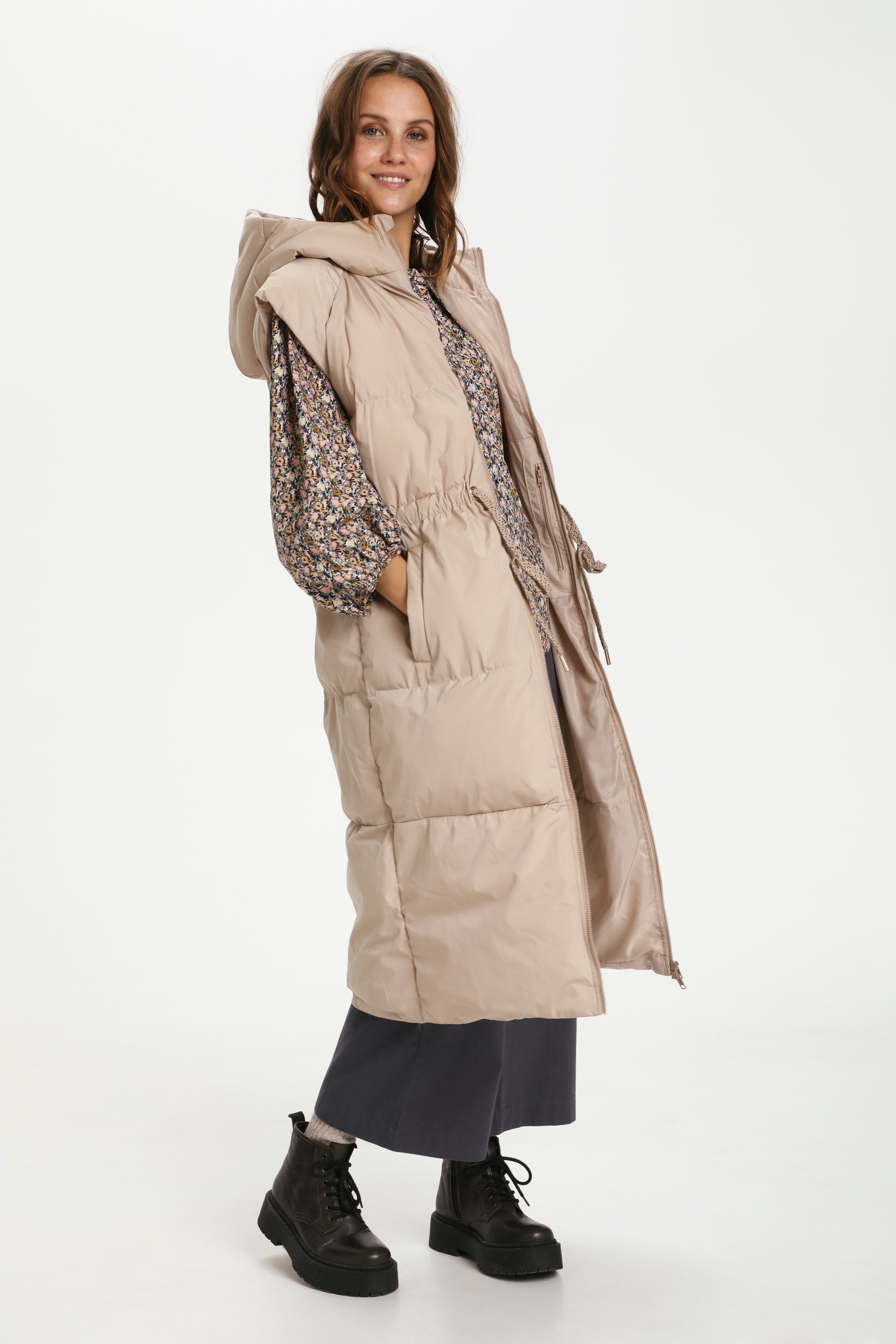  HellaSZ Vest

 LOOKBOOK FRONT 30511214-161210