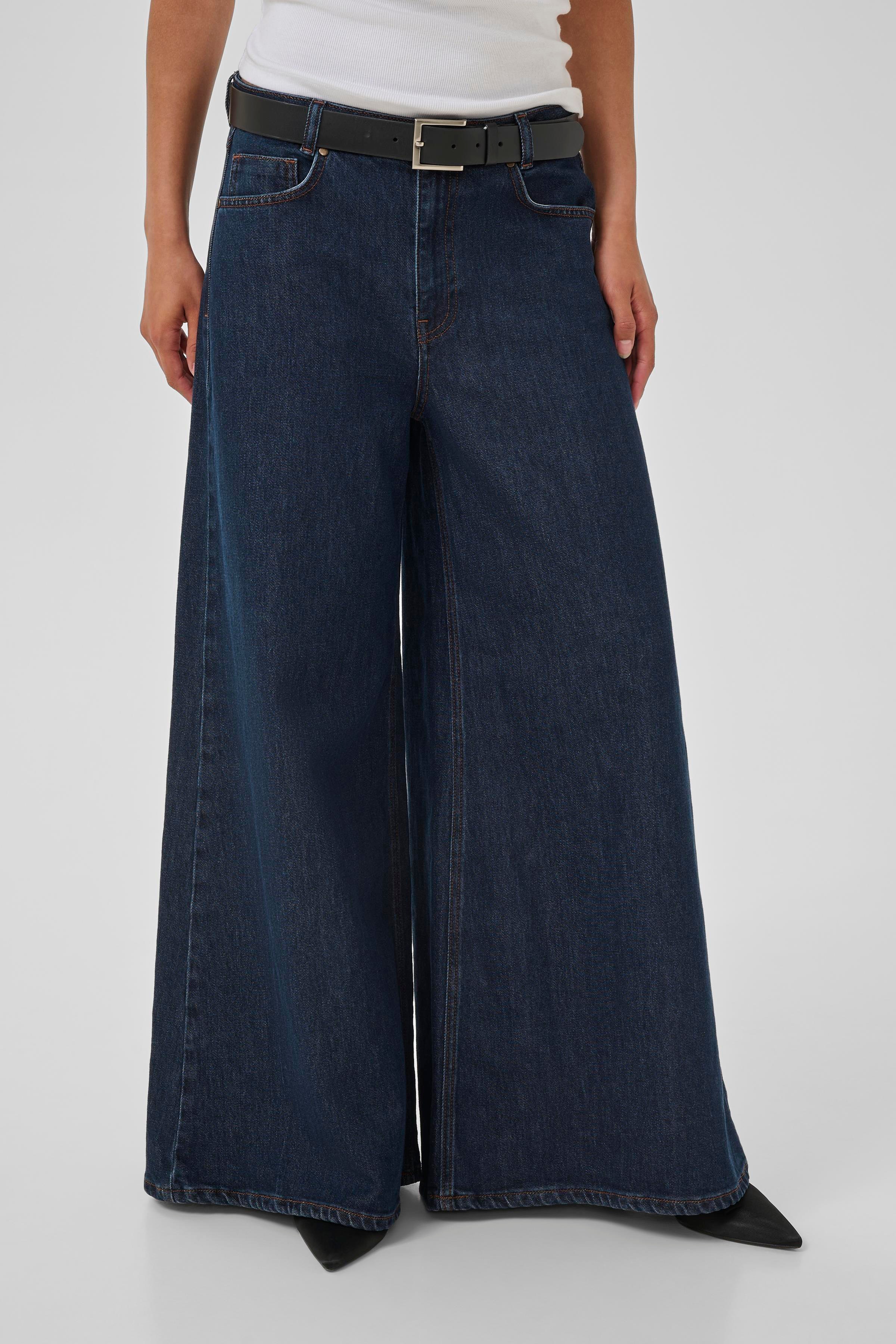 IsaMW Jeans LOOKBOOK FRONT 10705263-100067