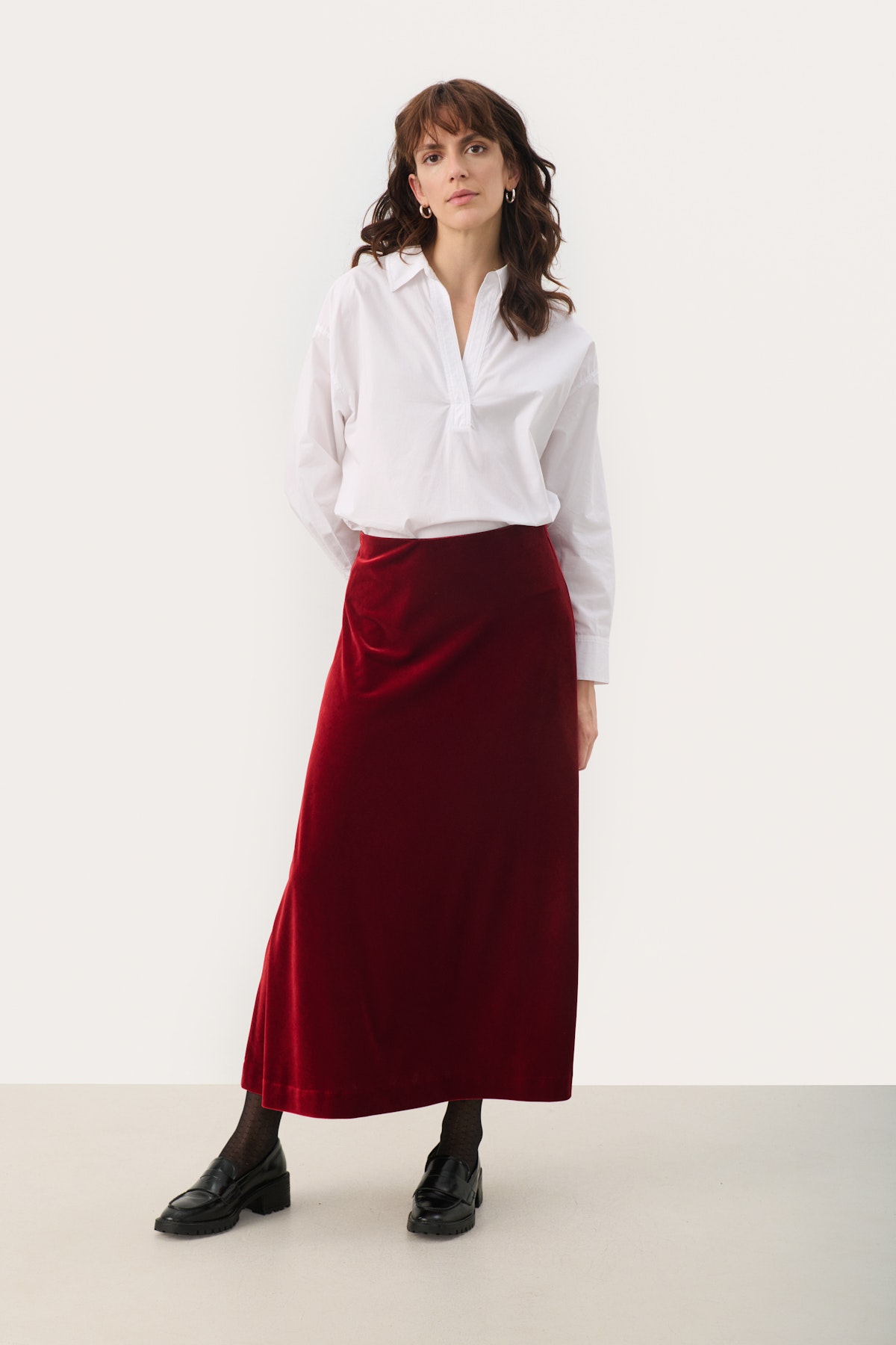 【mnem】Muan Velvet Skirt Pants MeyaPW Velour Skirt in rhythmic red colour