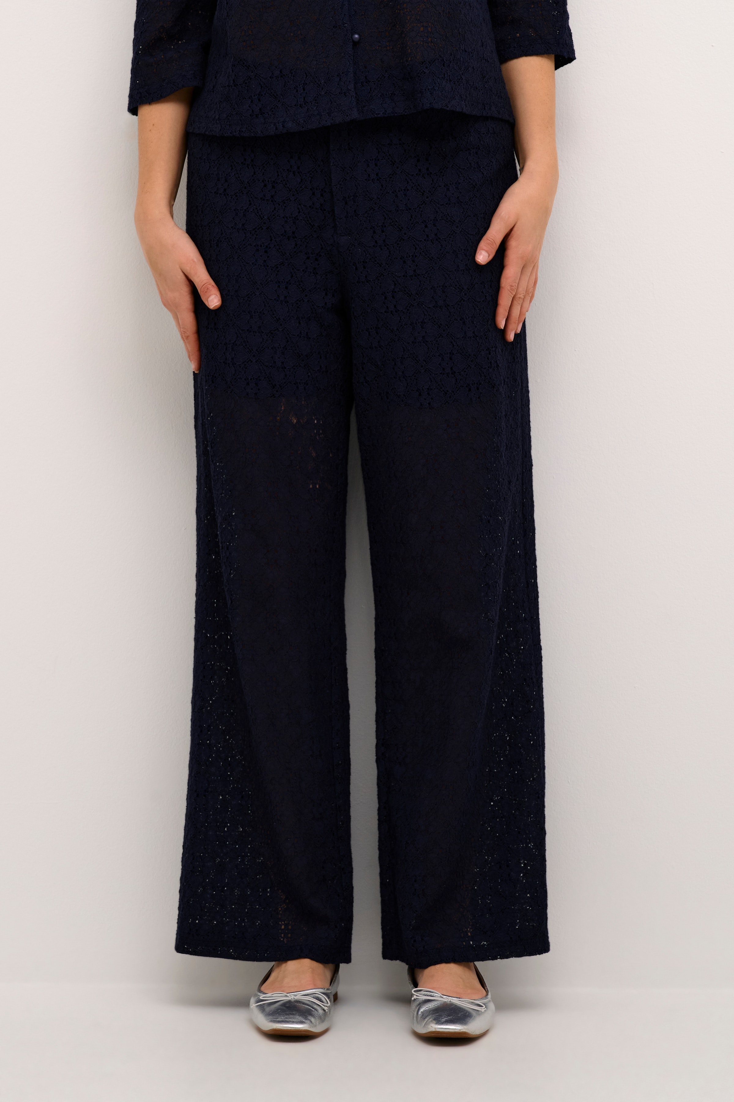 CRKlara Trousers LOOKBOOK FRONT 10612499-193923