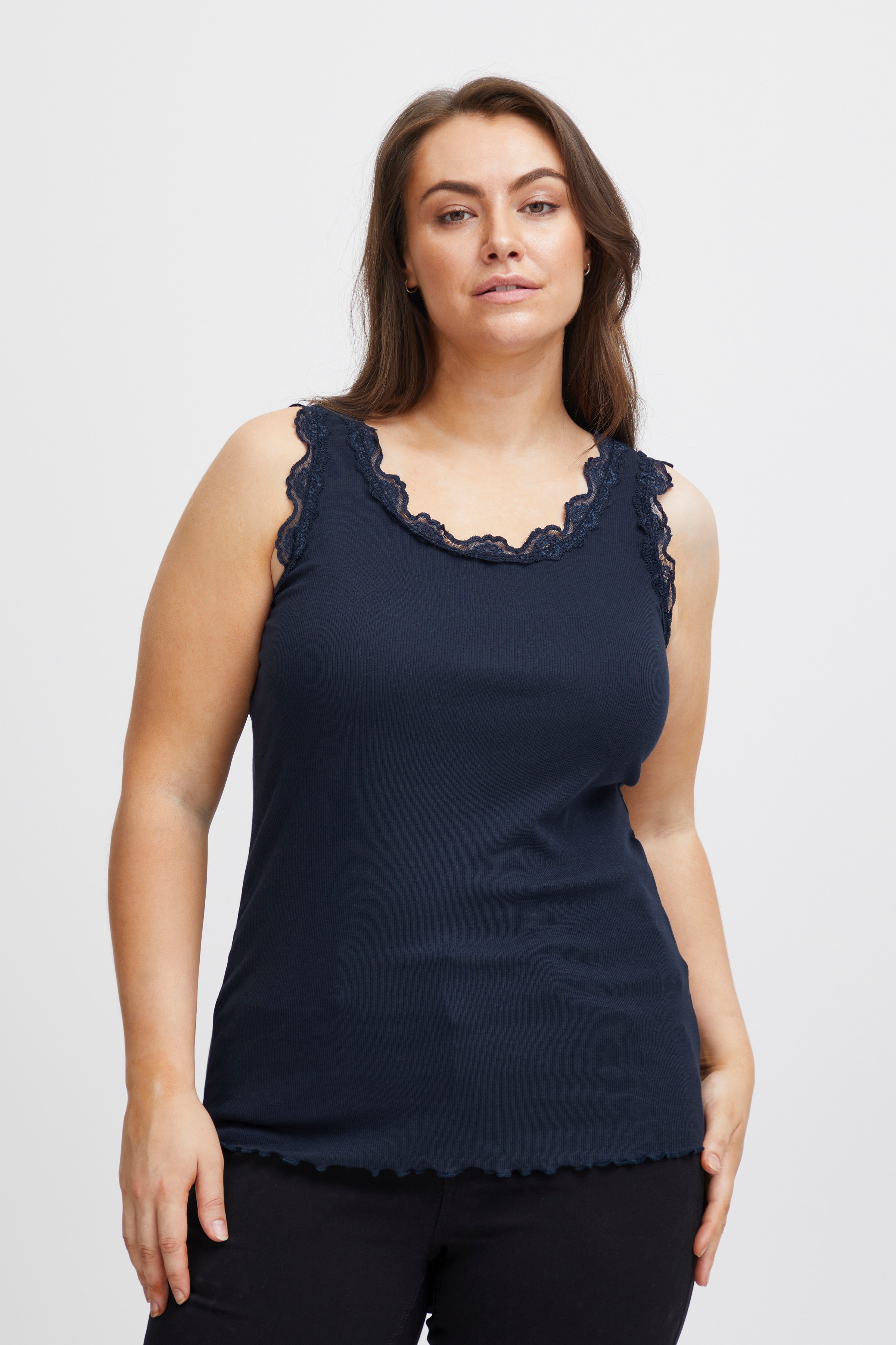 FPZAMOND Top LOOKBOOK FRONT 20611053-194010