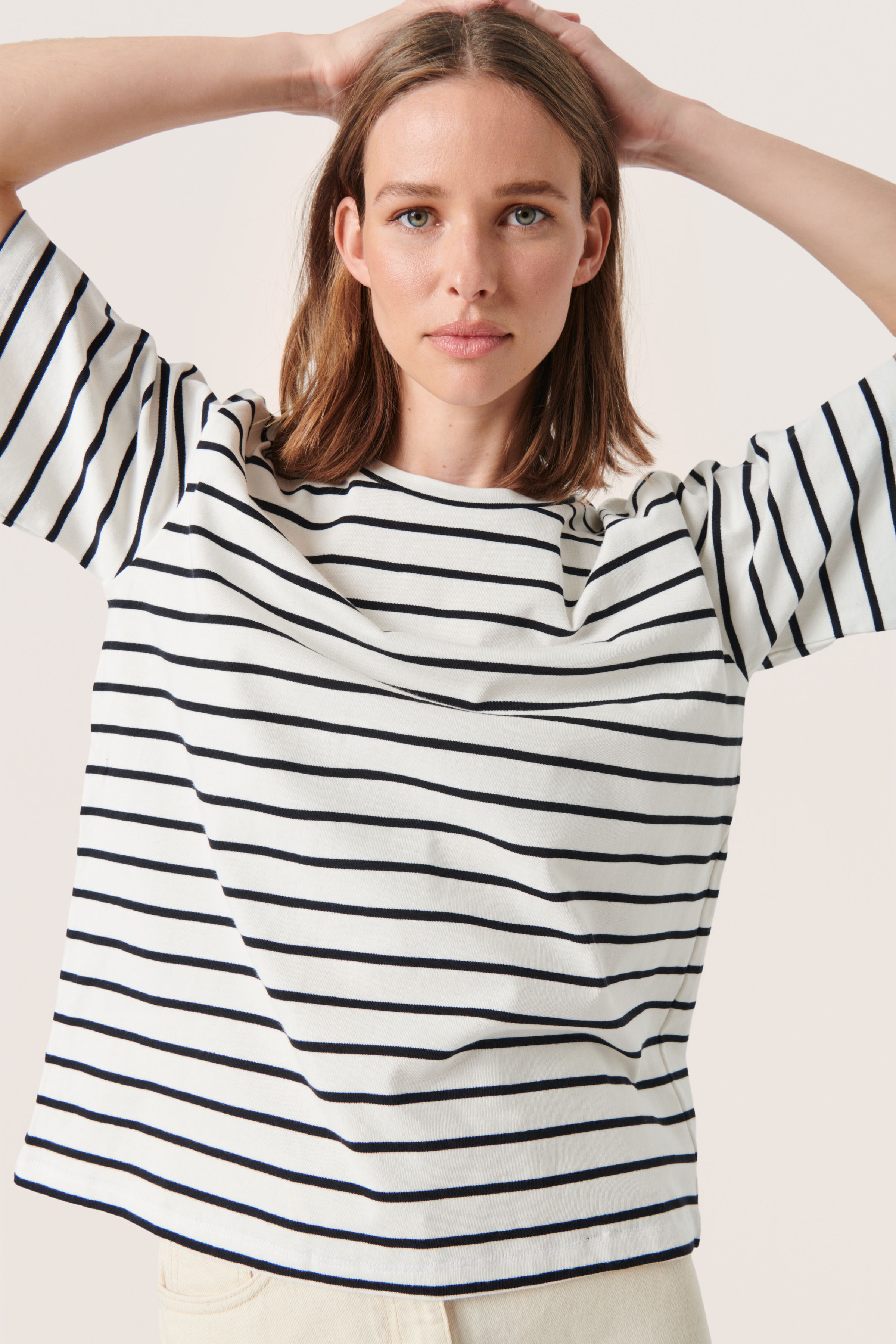 SLNeo T-shirt LOOKBOOK DETAIL 30407125-301916