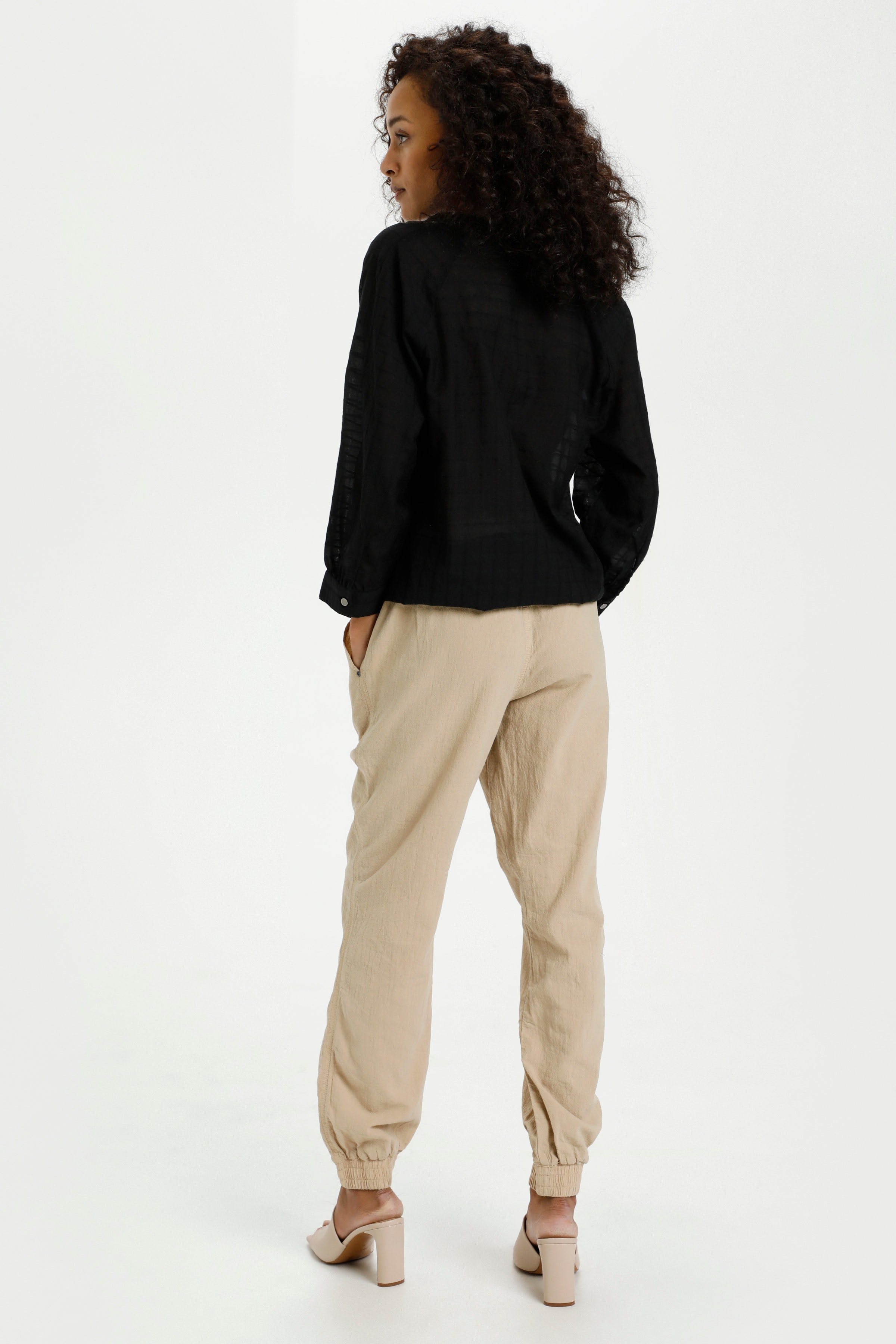 KAnaya Trousers LOOKBOOK BACK 10505397-101239