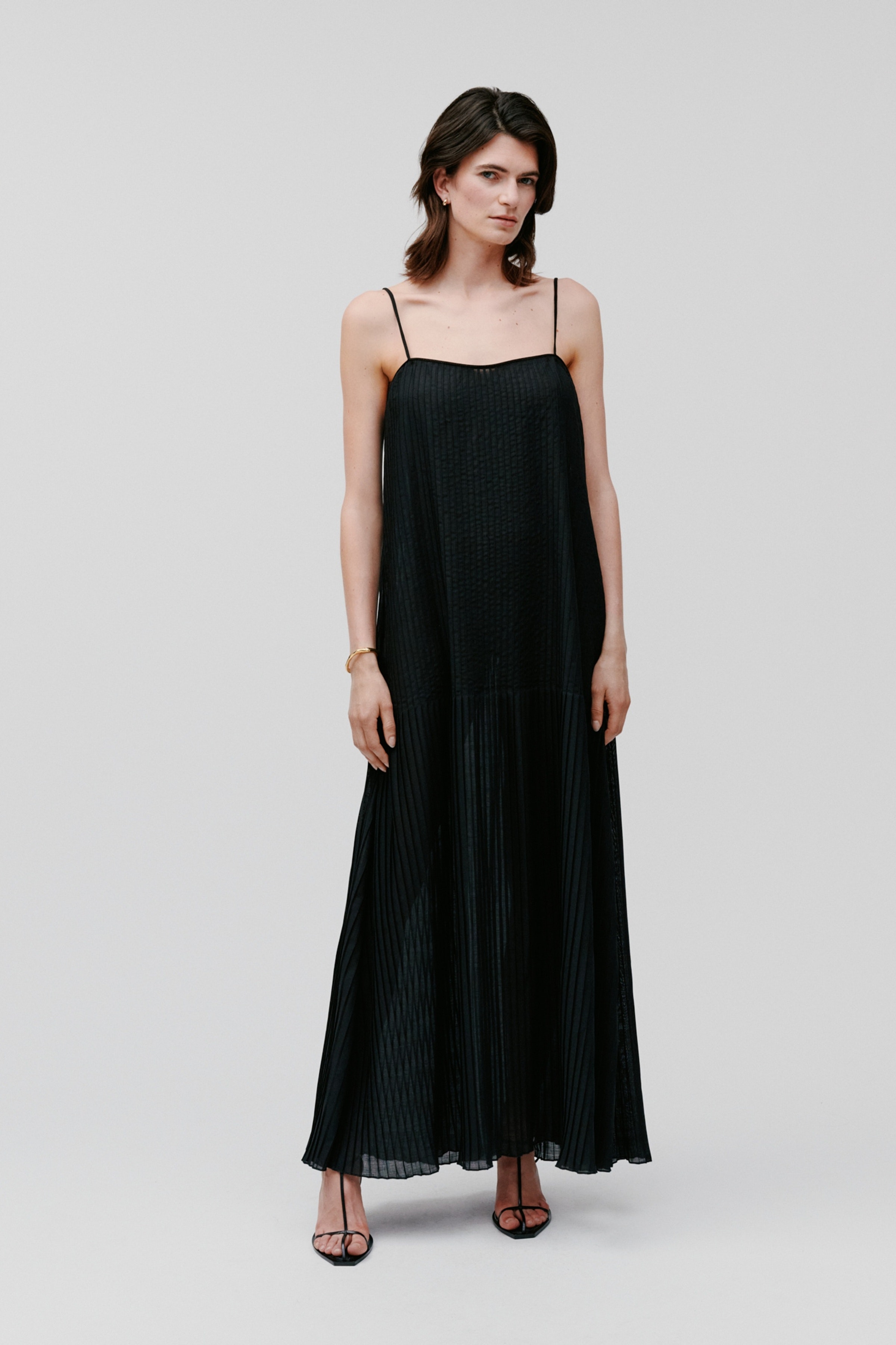 NOE Kjole LOOKBOOK FRONT 30600741-BK999