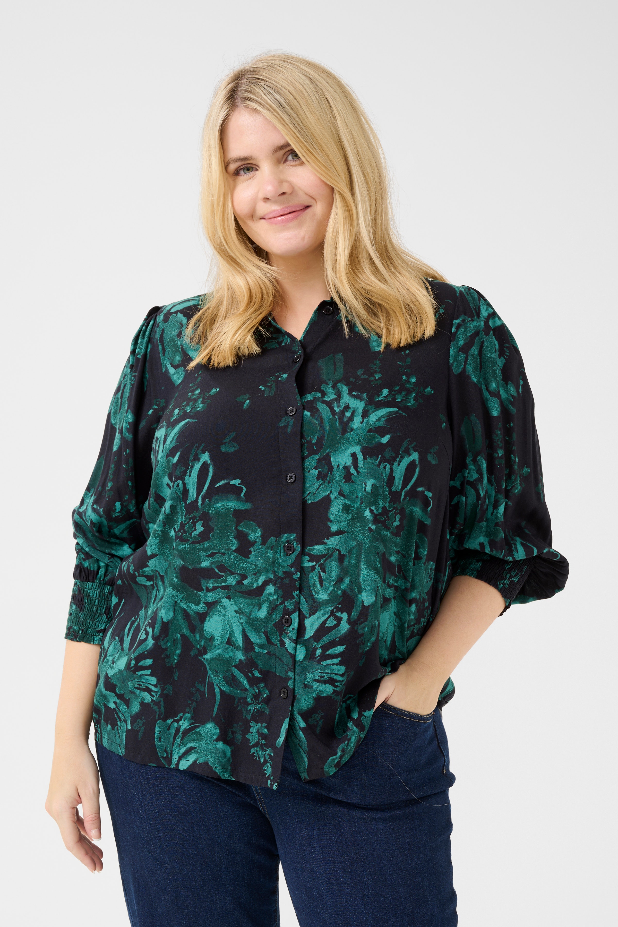 KCmona Shirt LOOKBOOK FRONT 10583228-106561