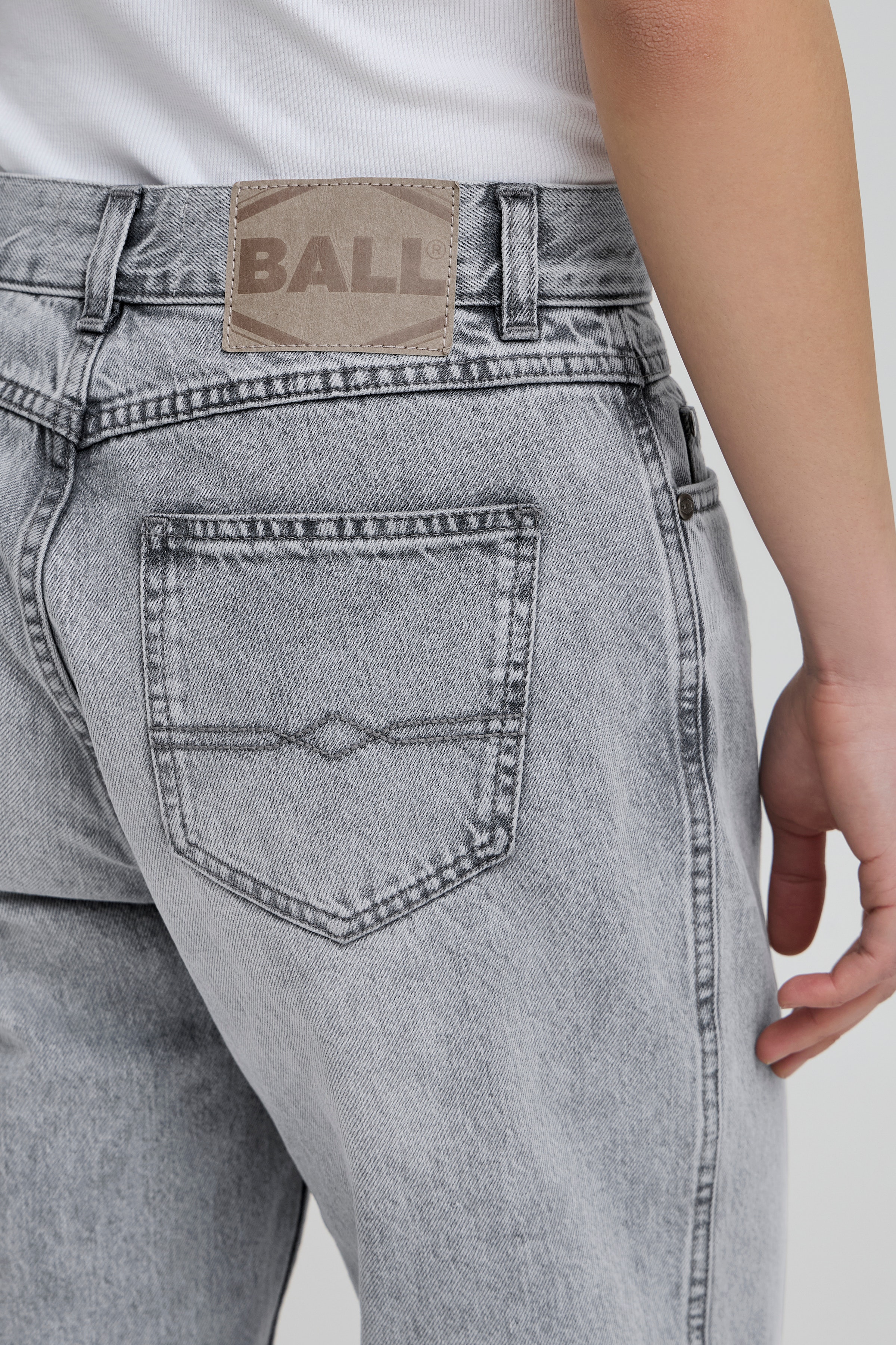 BAPAOLO Jeans LOOKBOOK DETAIL 50405137-204607