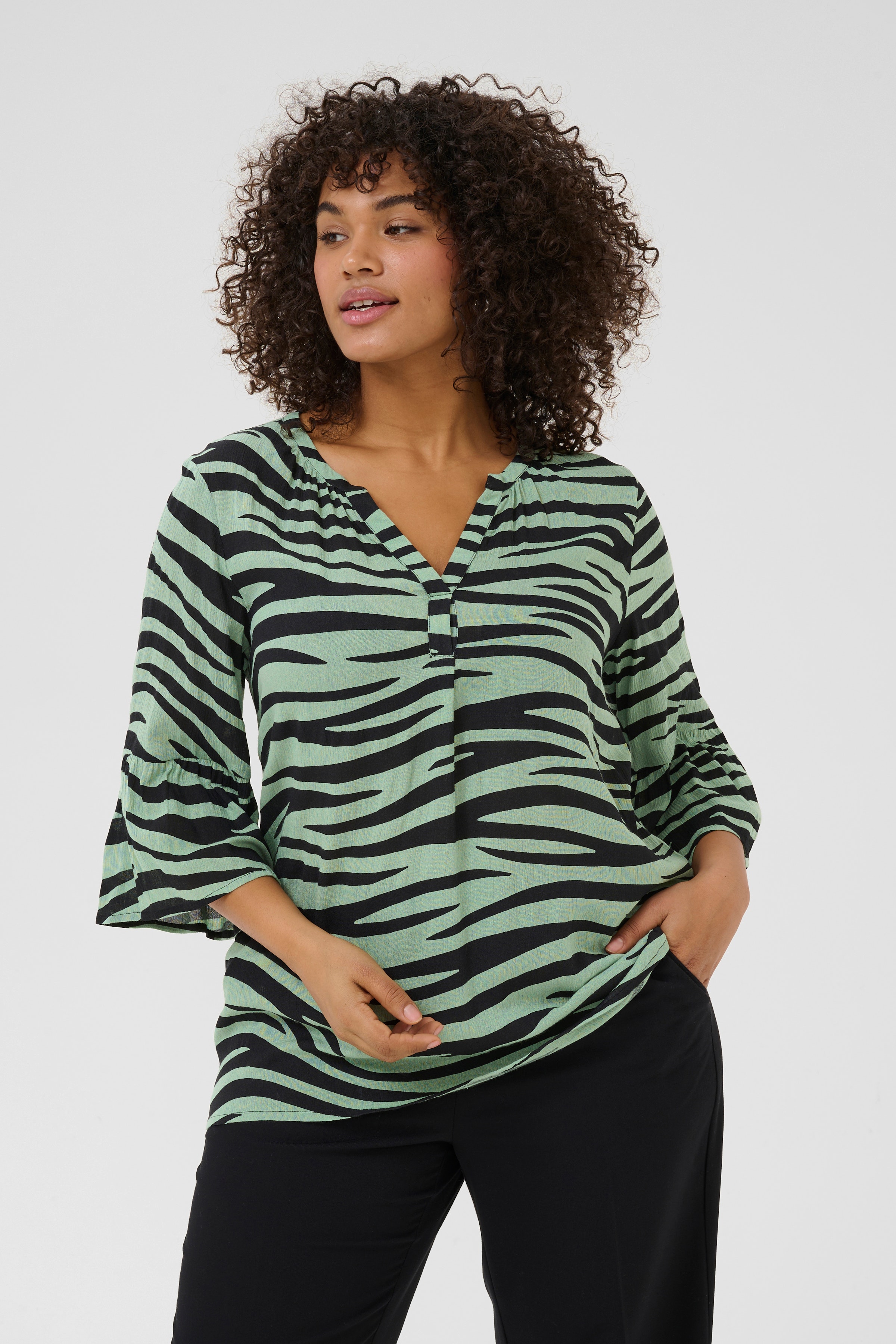 KCleane Blouse LOOKBOOK FRONT 10583341-107829