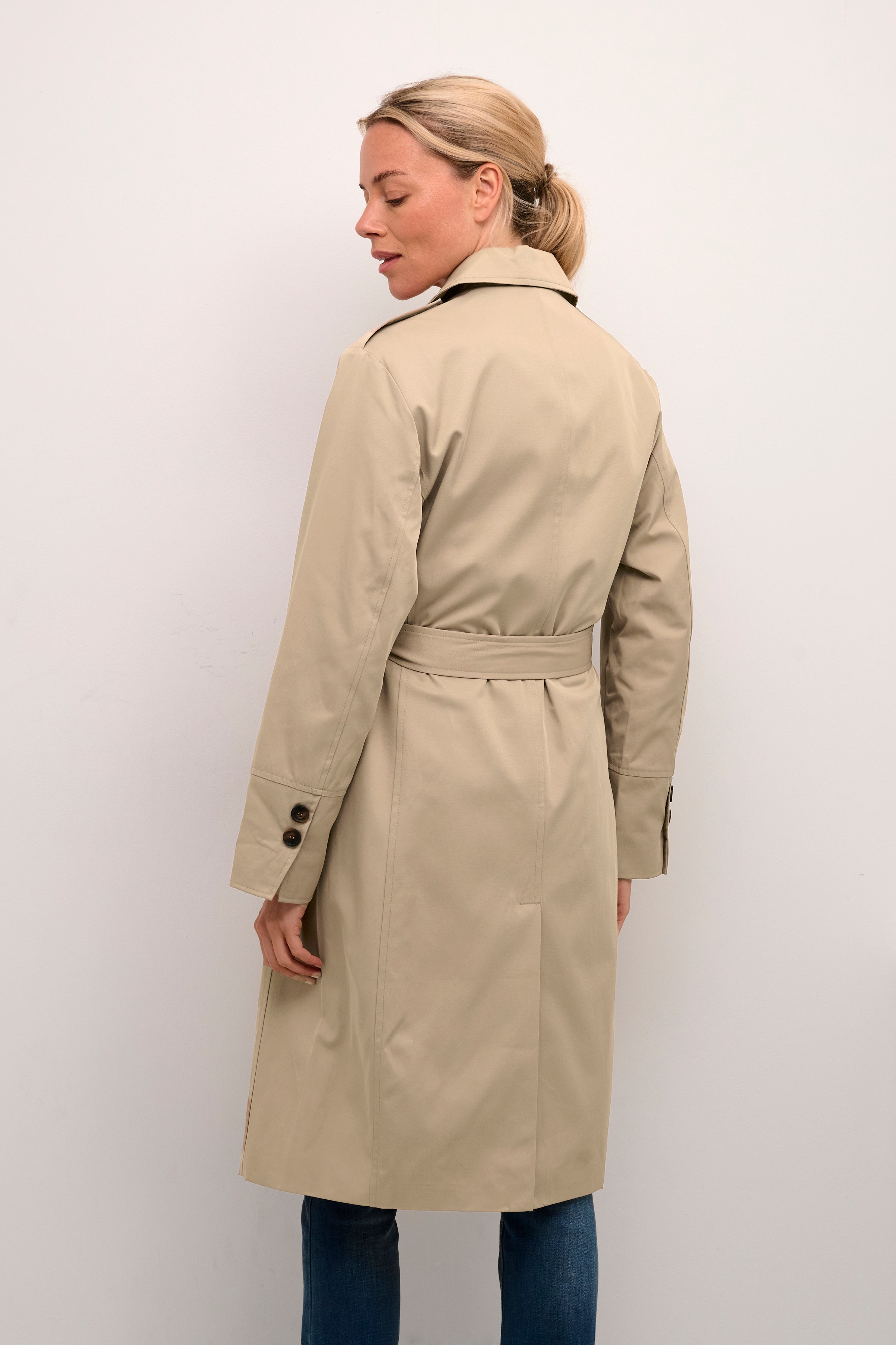 CRNovinna Trenchcoat LOOKBOOK BACK 10612101-171312