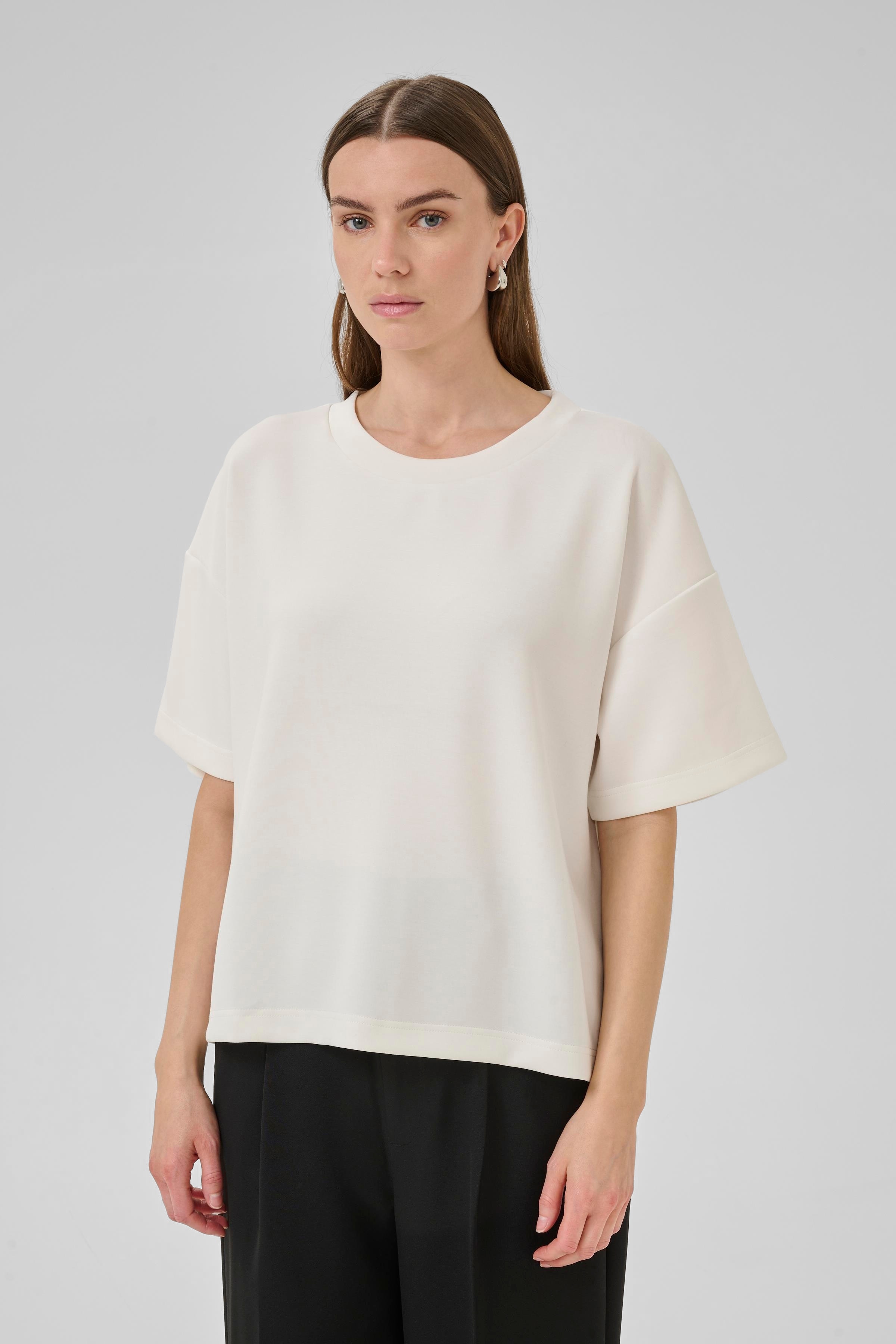 HelleMW T-shirt LOOKBOOK FRONT 10705231-110602