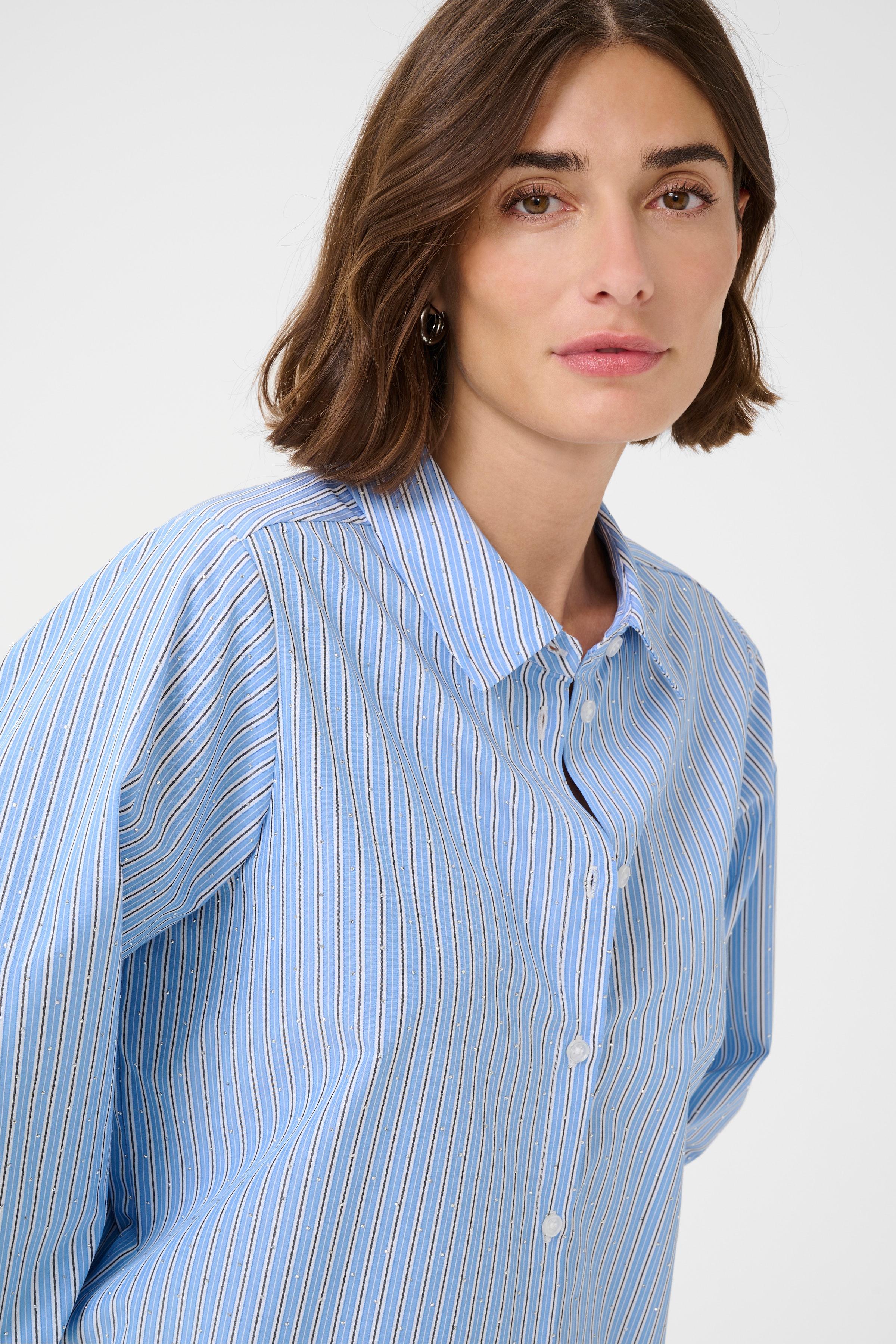 CUdaimi Shirt with rhinestones LOOKBOOK DETAIL 50112093-108024