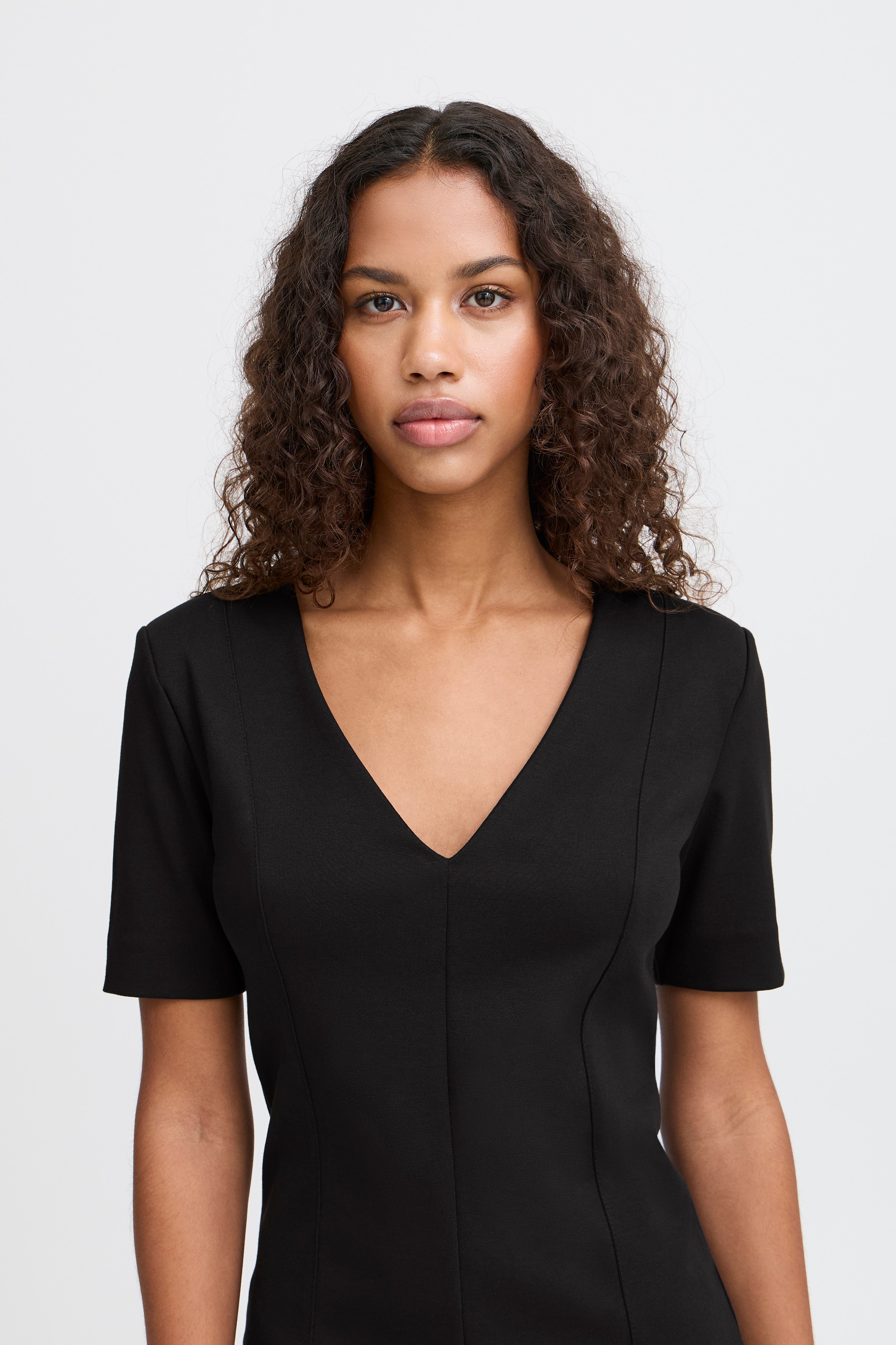 IHKALA Kleid LOOKBOOK DETAIL 20122811-194008
