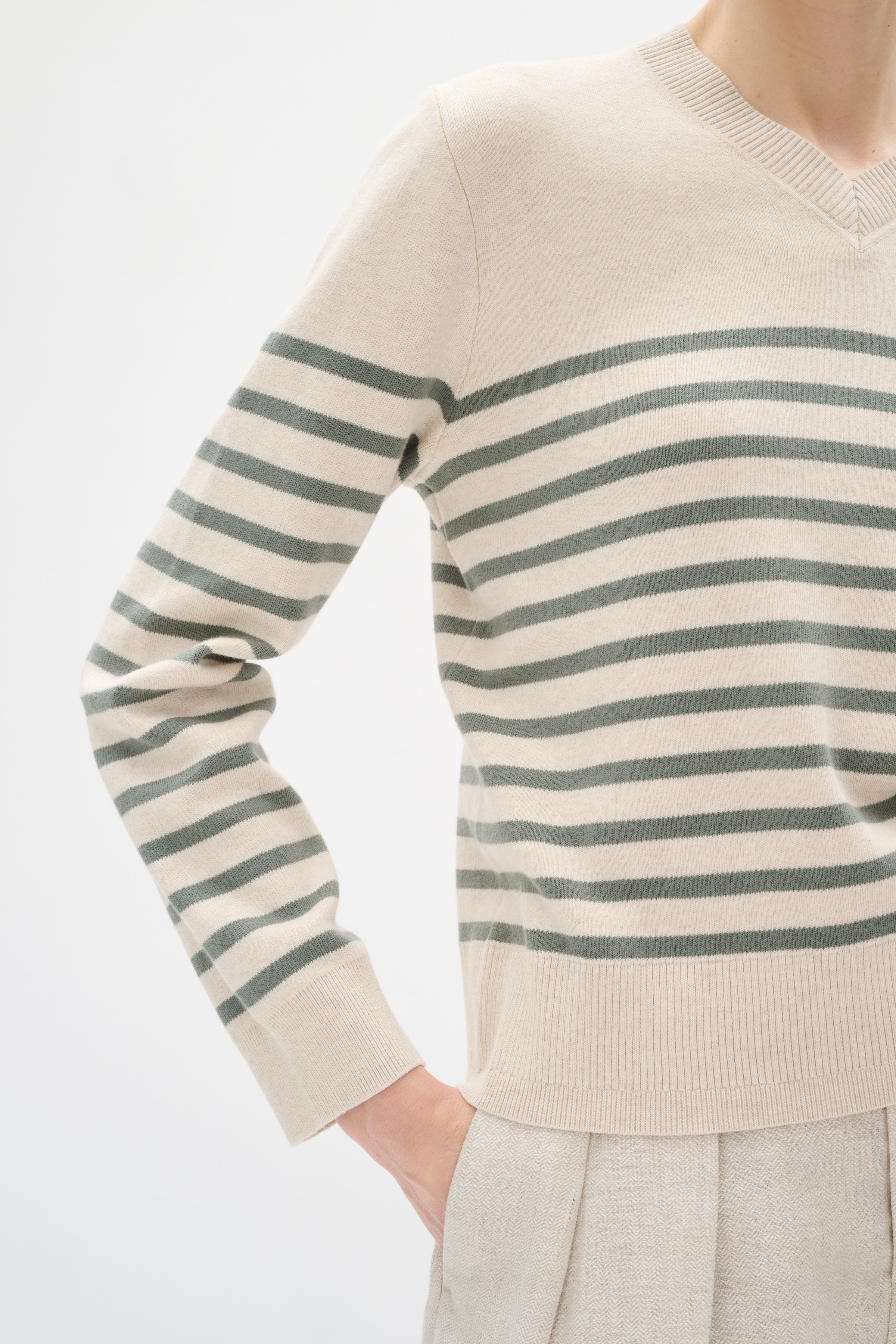 WallisIW Pullover LOOKBOOK DETAIL 30110297-303570