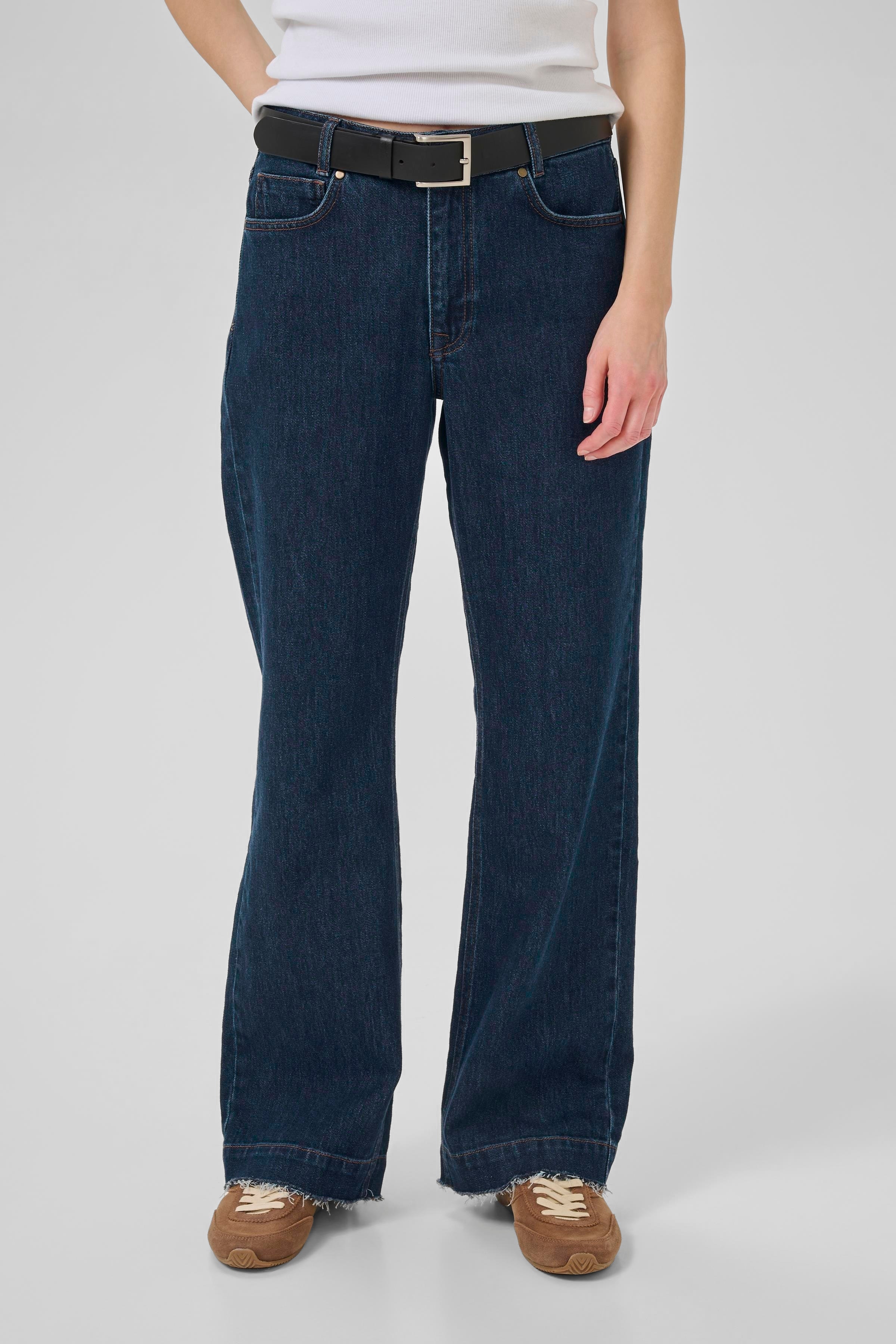 IsaMW Jeans LOCATION NONE 10705266-100067