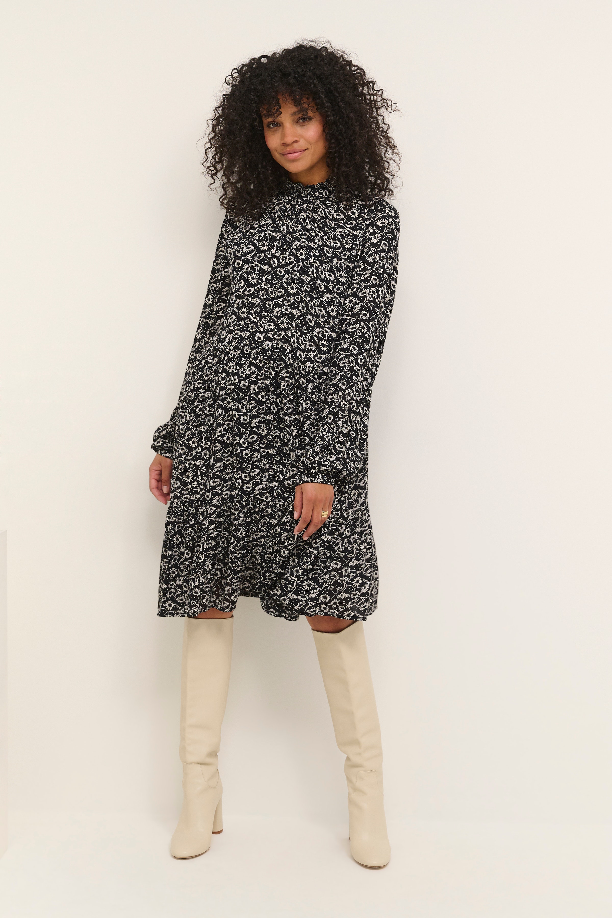 KAriani Kjole LOOKBOOK FRONT 10507188-103790