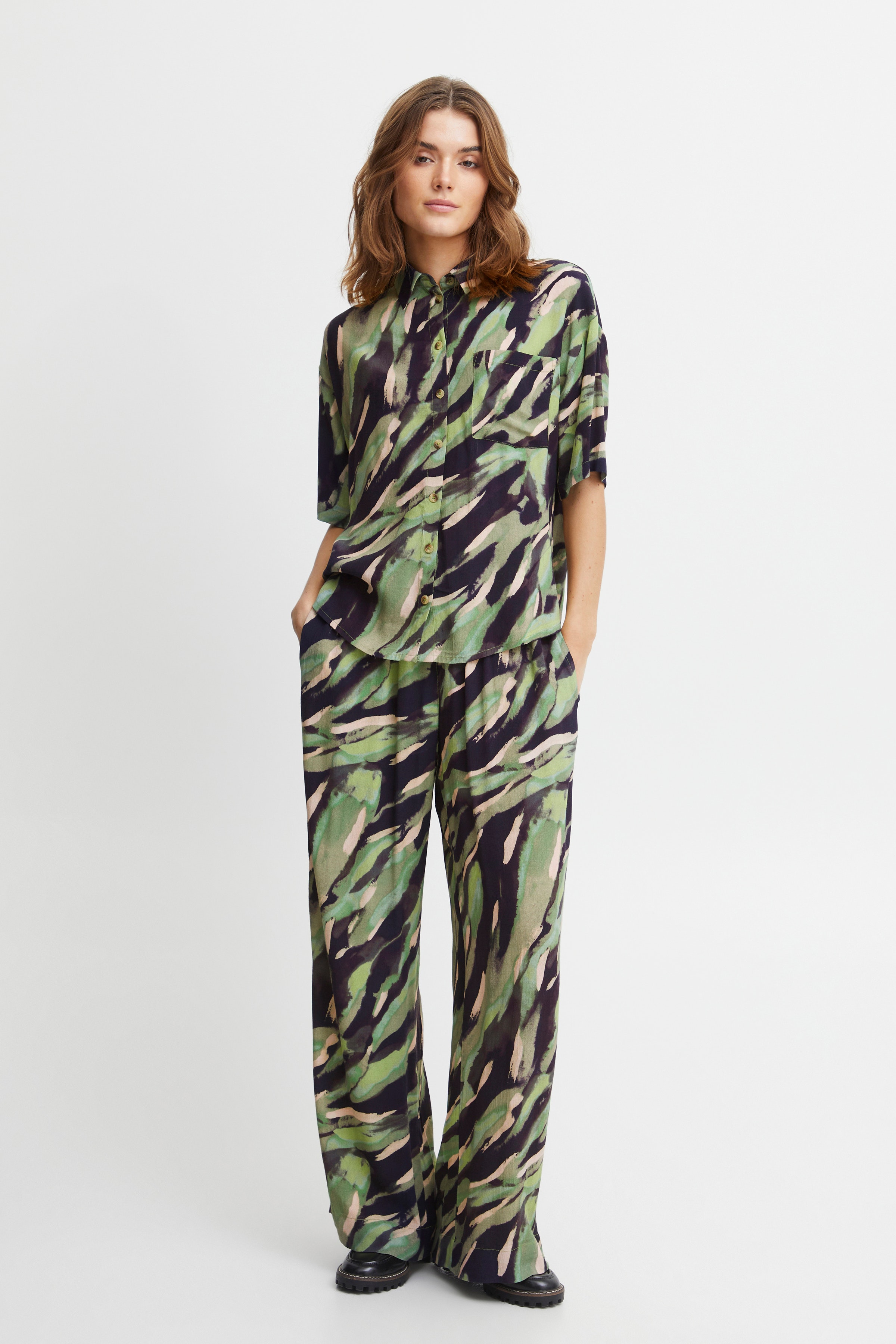 FRKAIYA Hose LOOKBOOK FRONT 20612054-201937