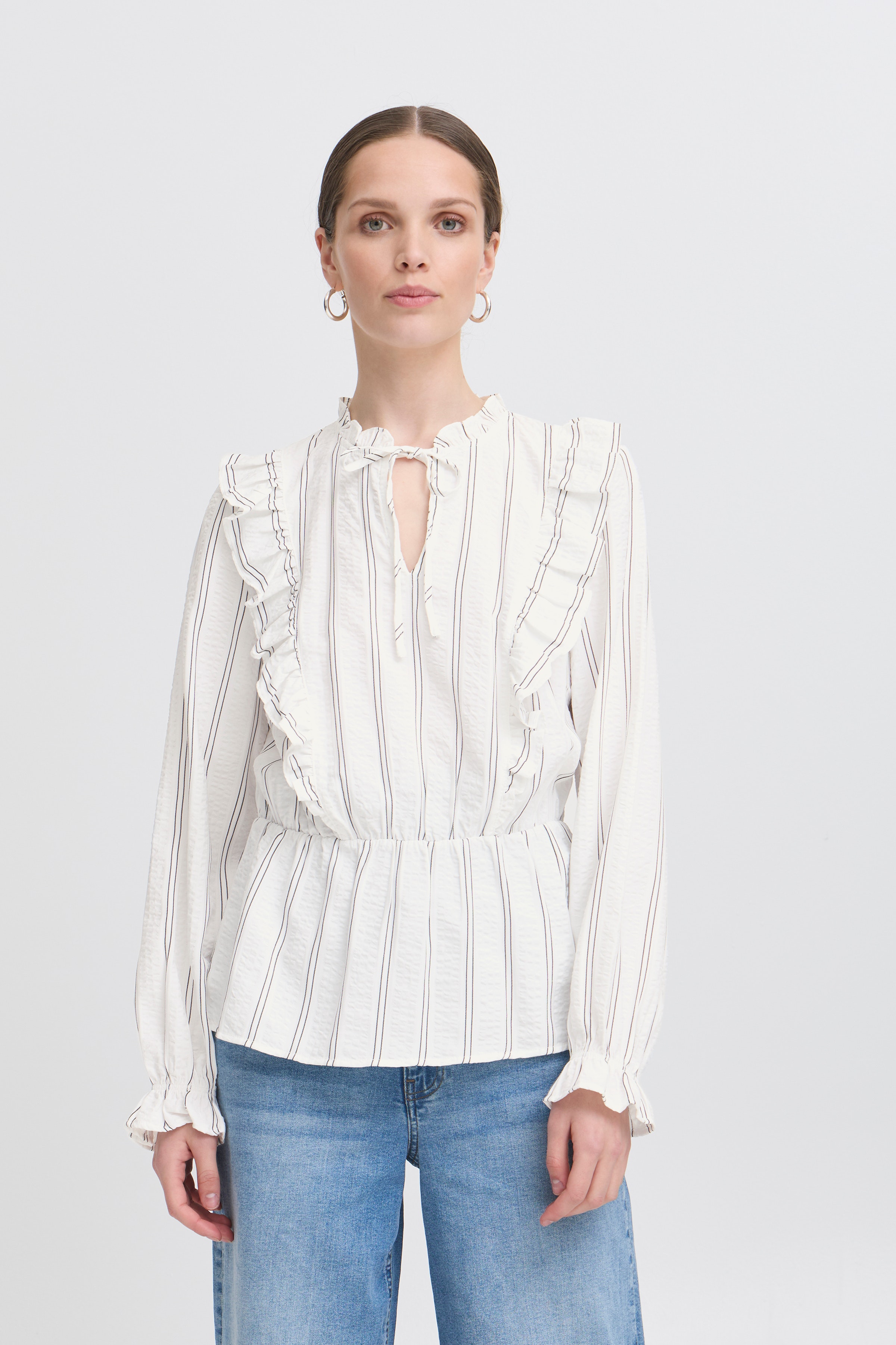 IXOLLIE Blouse LOOKBOOK FRONT 20123720-114201