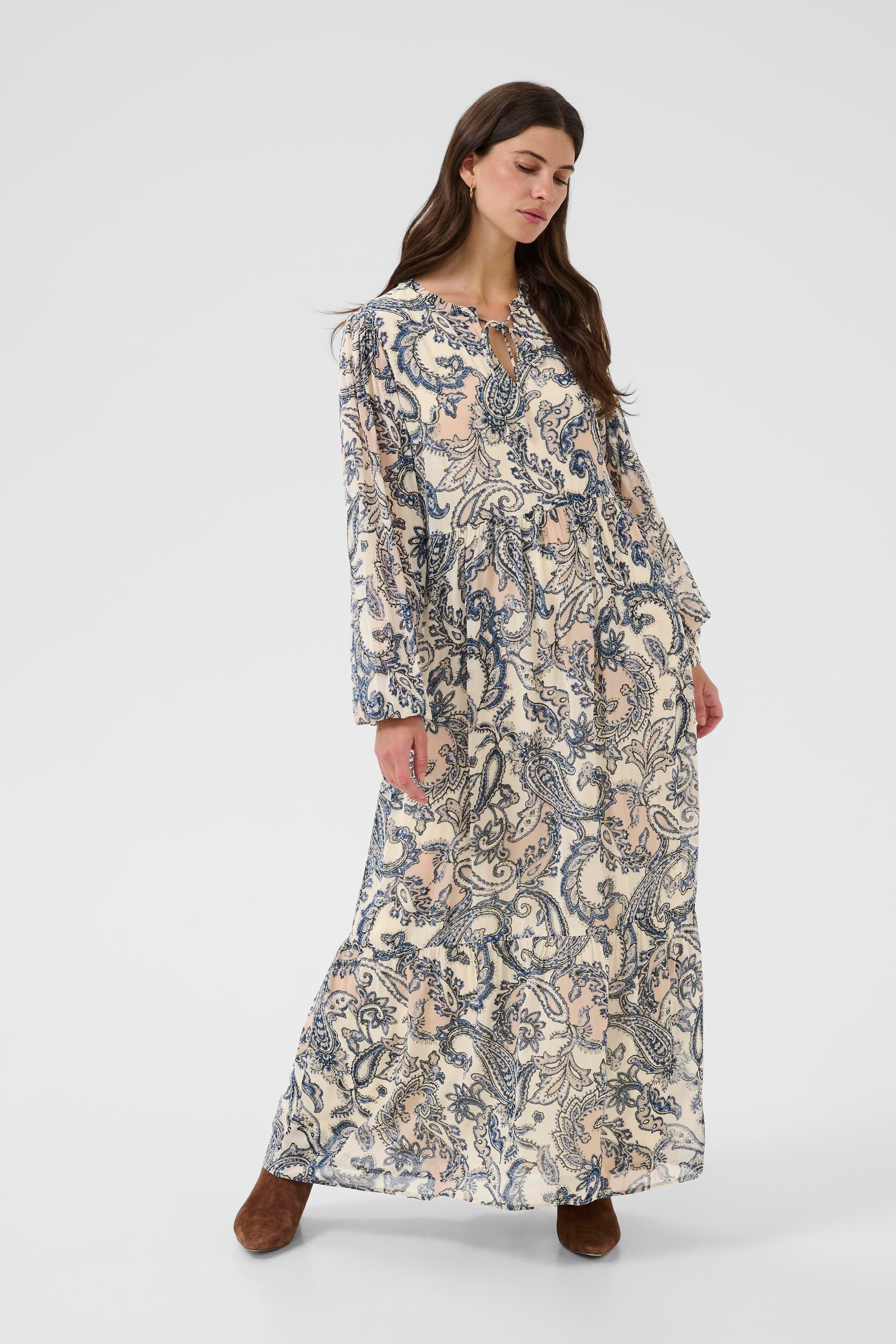 CRBea Kleid LOOKBOOK FRONT 10614581-108795