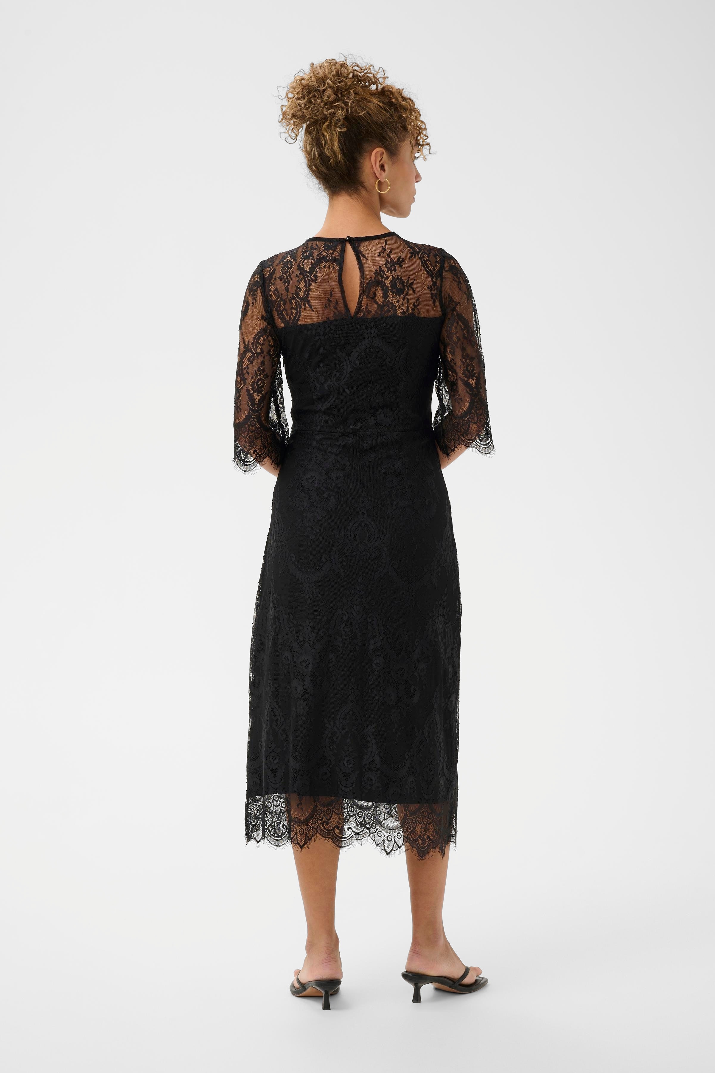 CRYumi Kleid LOOKBOOK BACK 10615261-100120