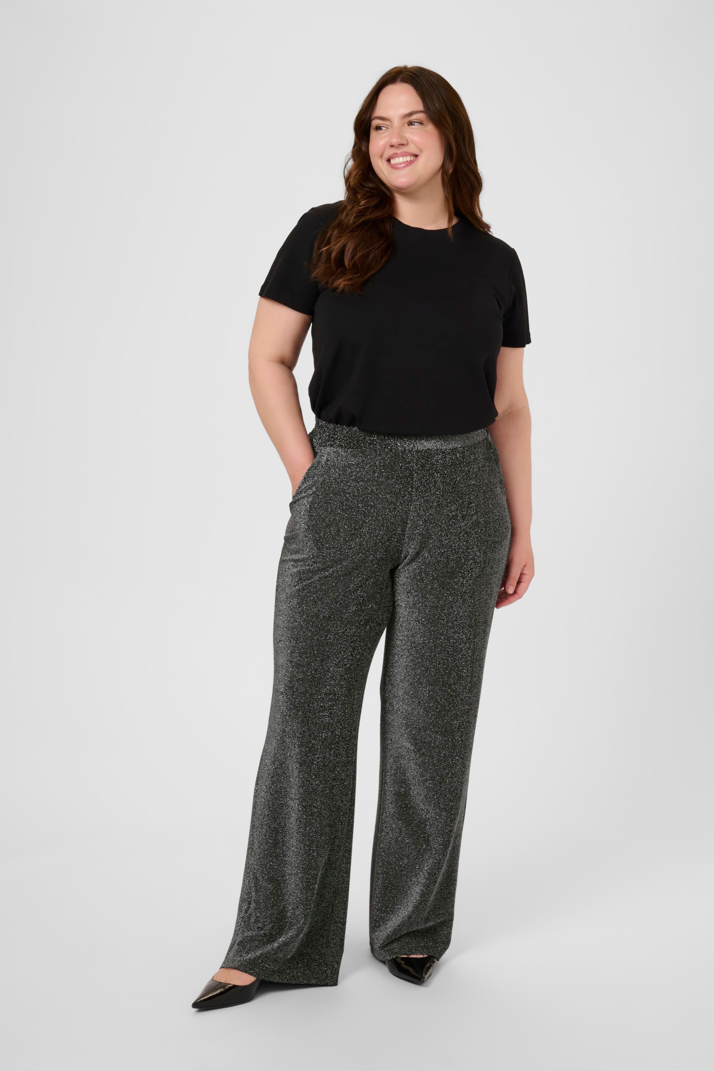 KCriana Hose LOOKBOOK FRONT 10583789-108581