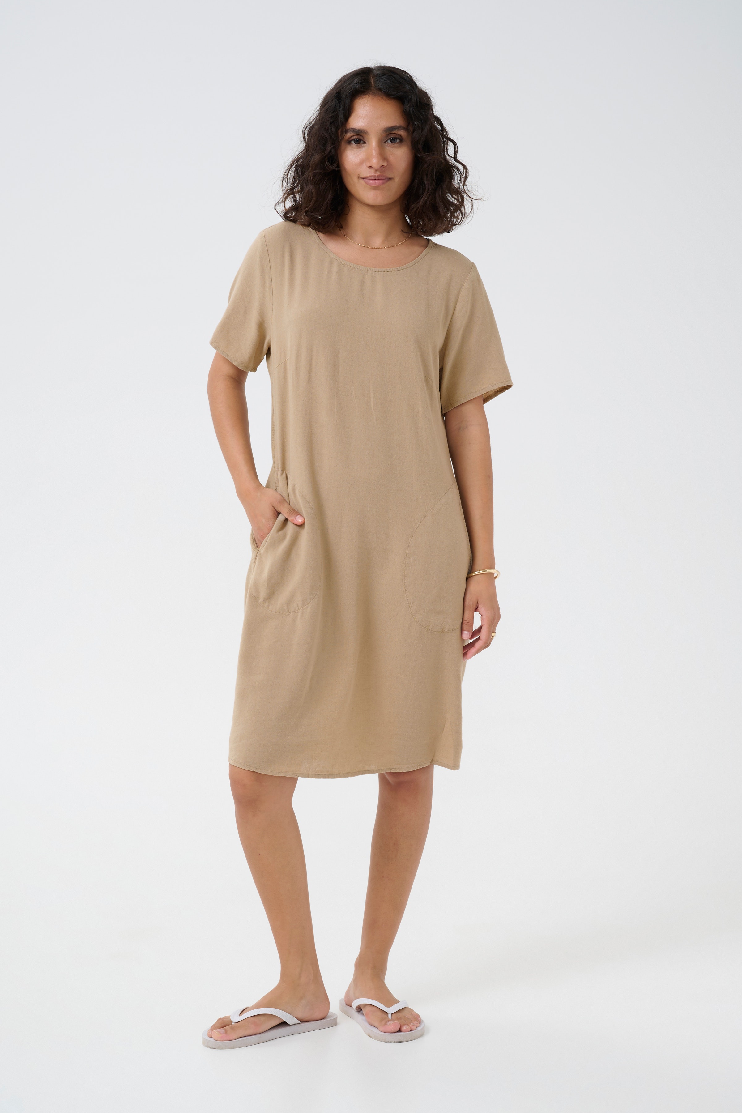 KAmilia Linen dress LOOKBOOK FRONT 10508362-171109