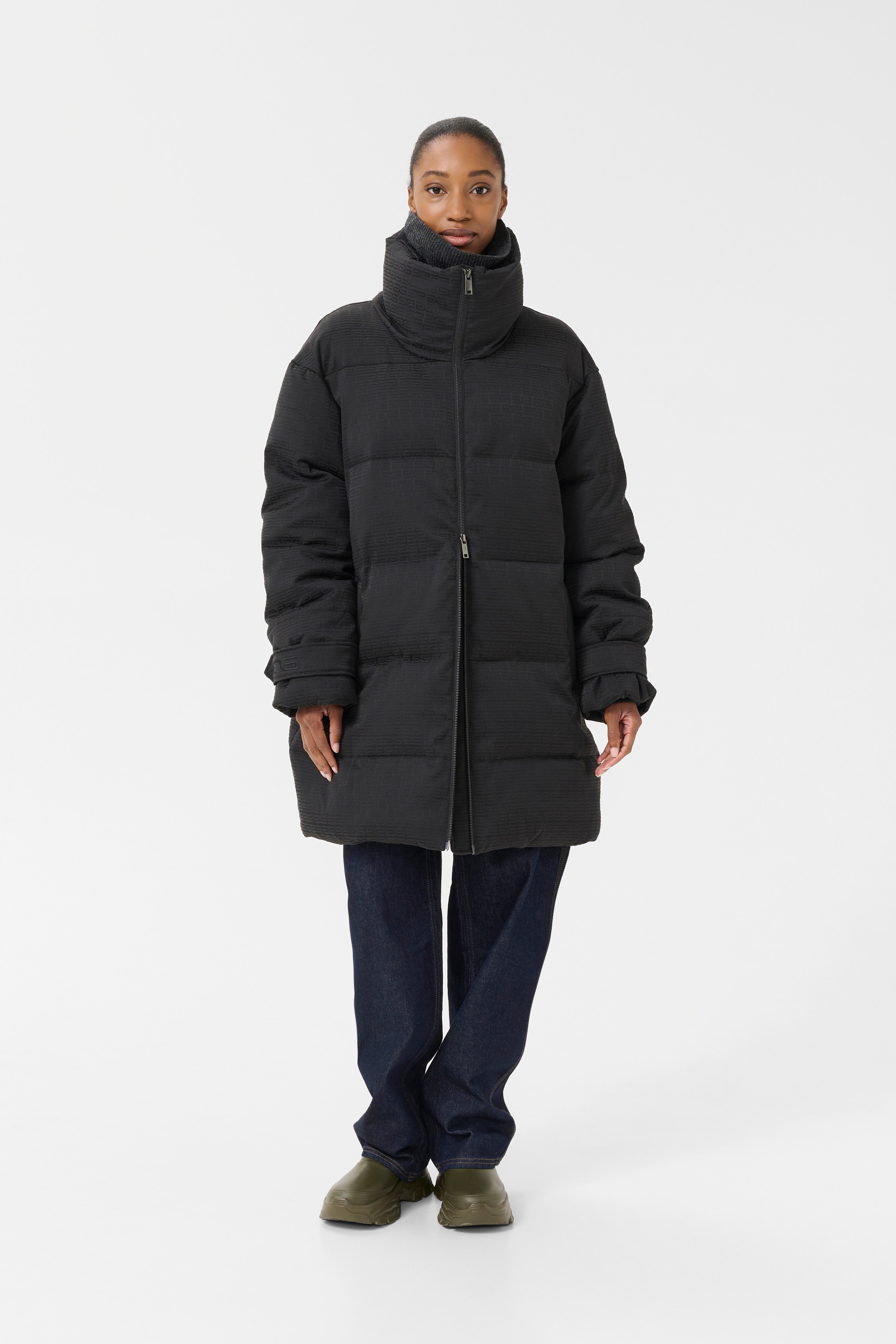 GZnansi Puffer jacket LOOKBOOK FRONT 10910330-100017