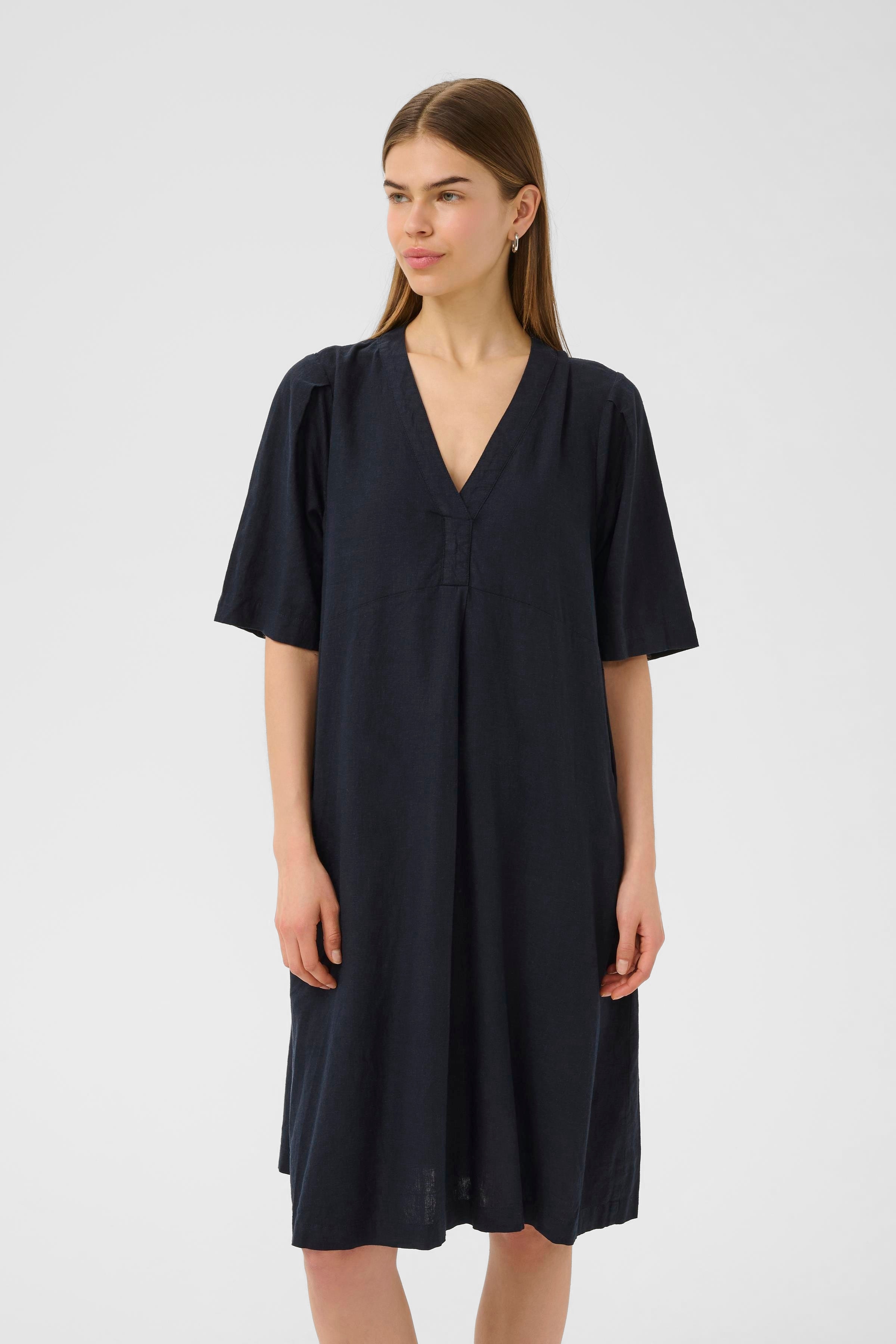 EllieIW Linnen Dress LOOKBOOK FRONT 30109316-300005