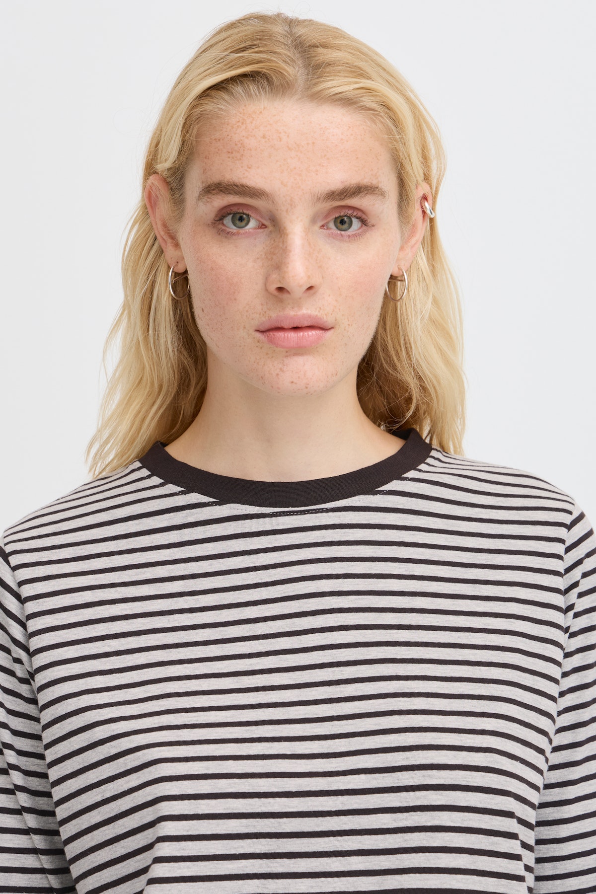 【BAON】Nemiki String Over Basic Long Sleeve Tee IHMIRA Long sleeved T-shirt in grey melange w. black cotton