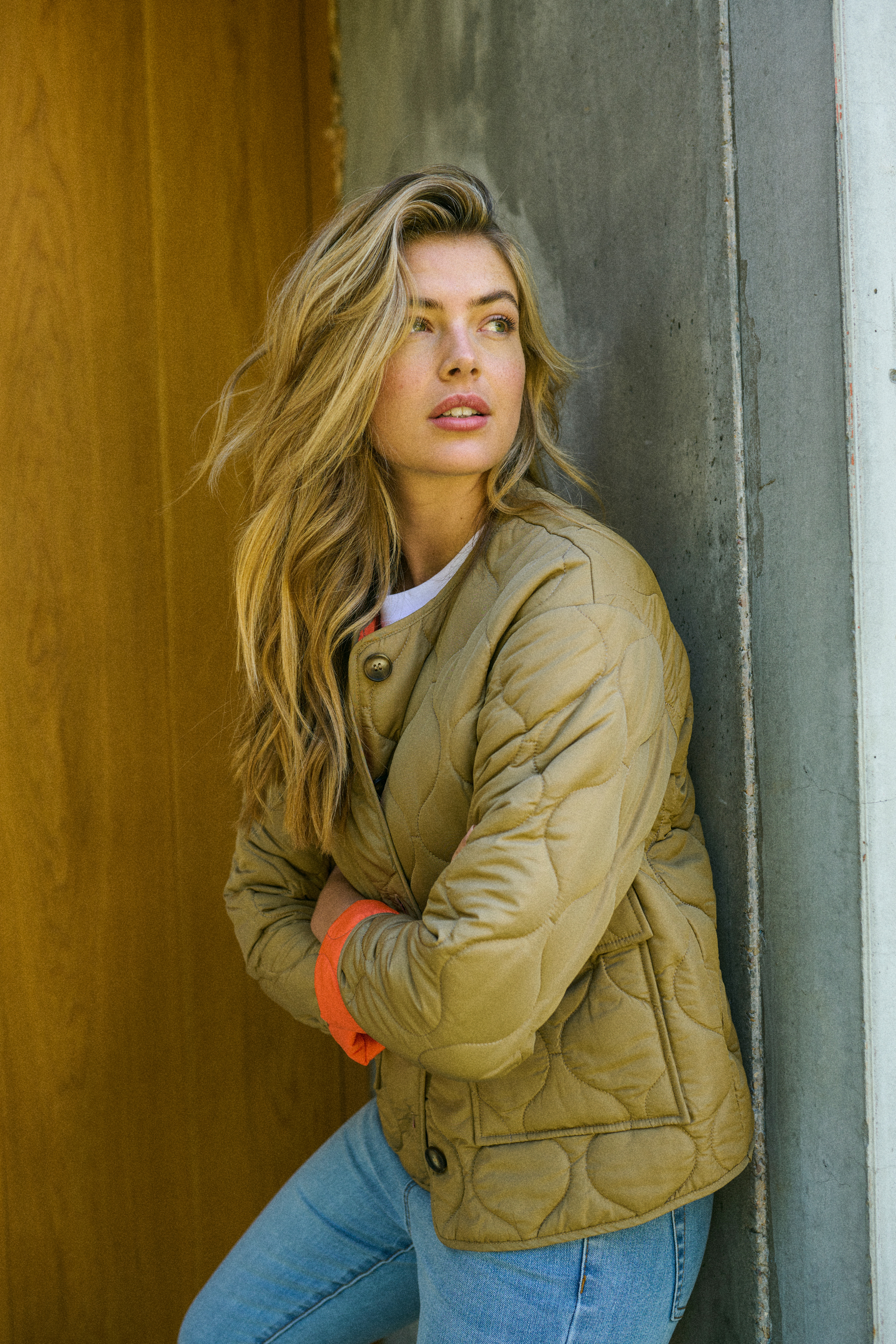 KAsija Mantel LOCATION NONE 10507298-171115