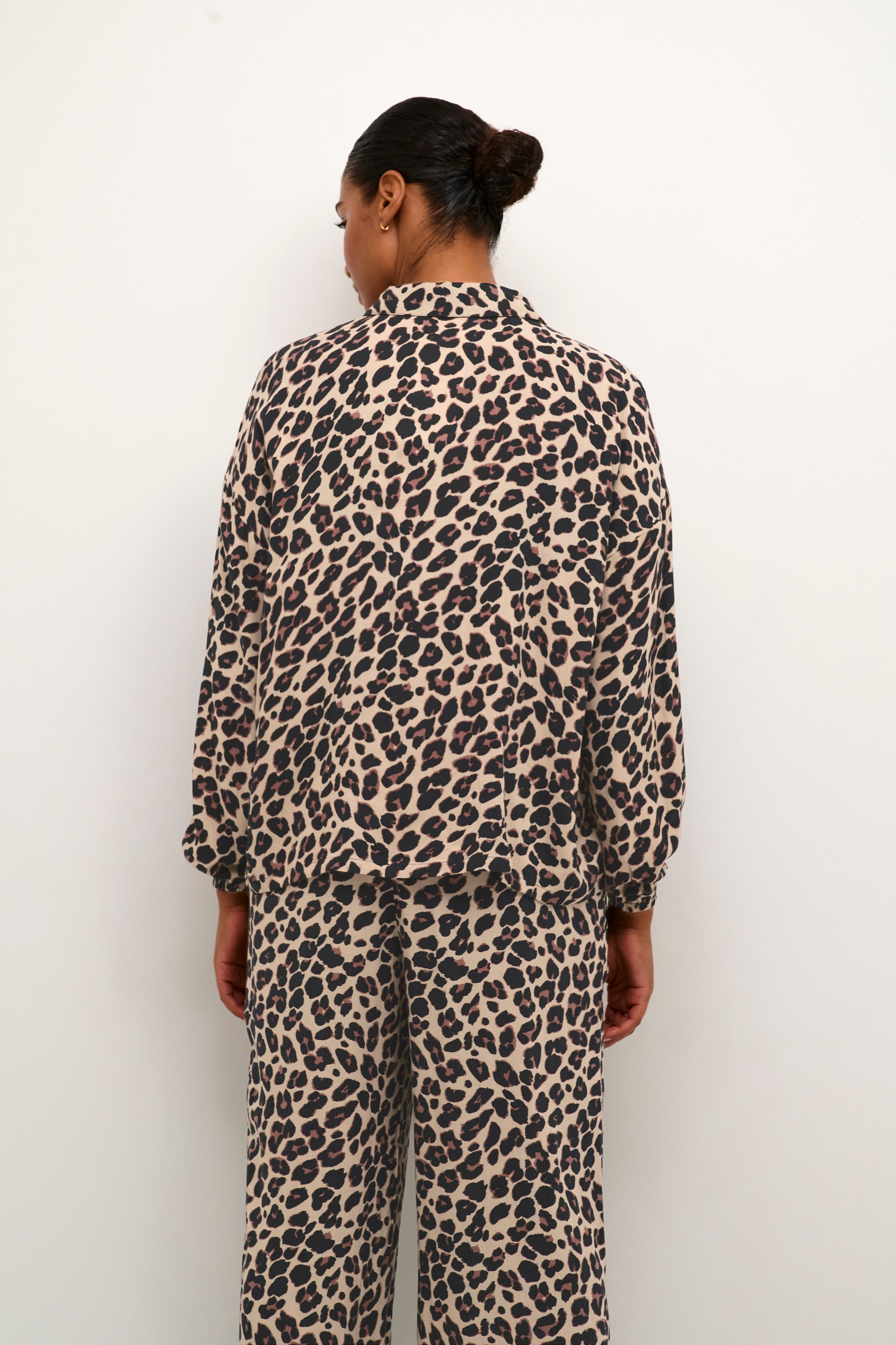 KAmarta Shirt LOOKBOOK BACK 10507607-104451