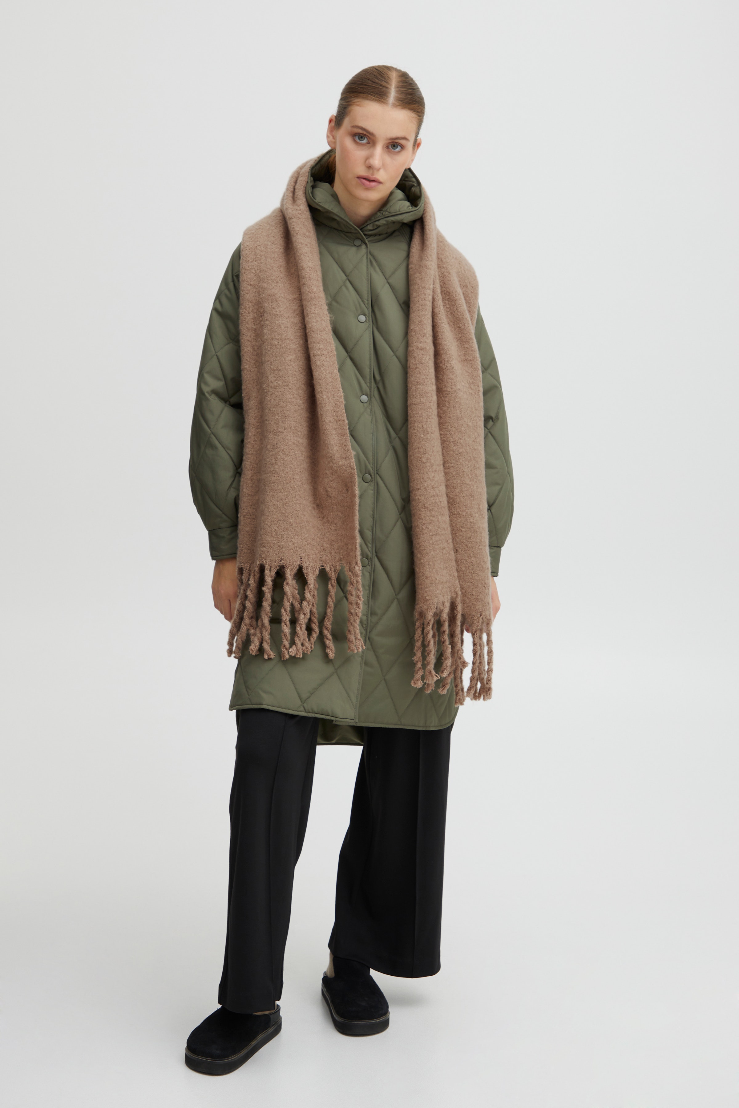 IABREW Scarf LOOKBOOK FRONT 20112665-161310